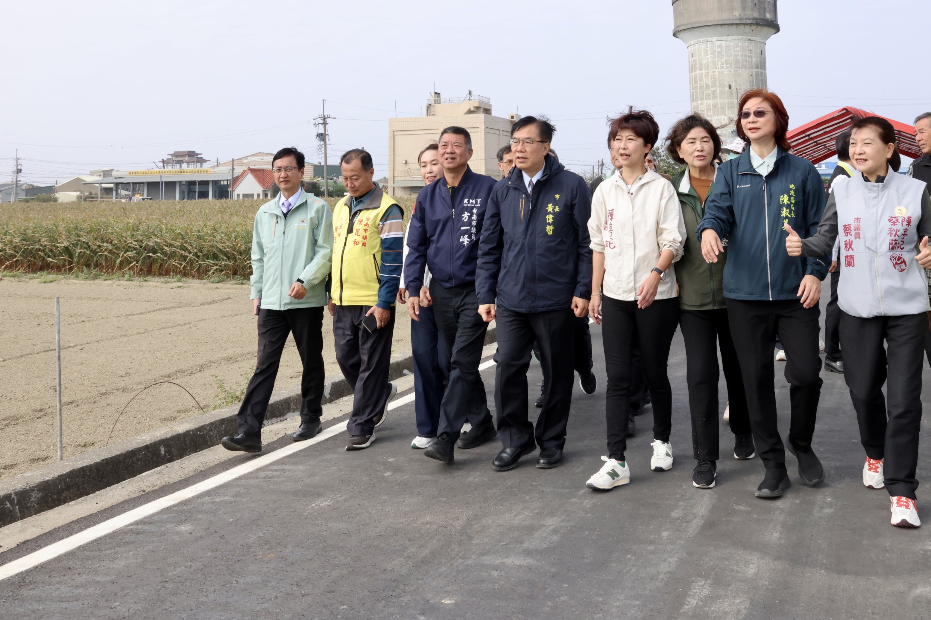 台南農水路7年改善4.7條高速公路 黃偉哲邀中央視察盼持續重視基層建設需求