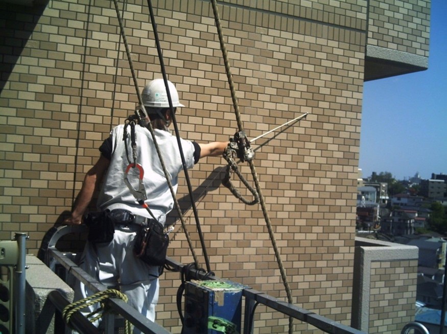 台南市府提醒：外牆冷爆易損壞！自主檢查、及早修補，安全保暖兼顧