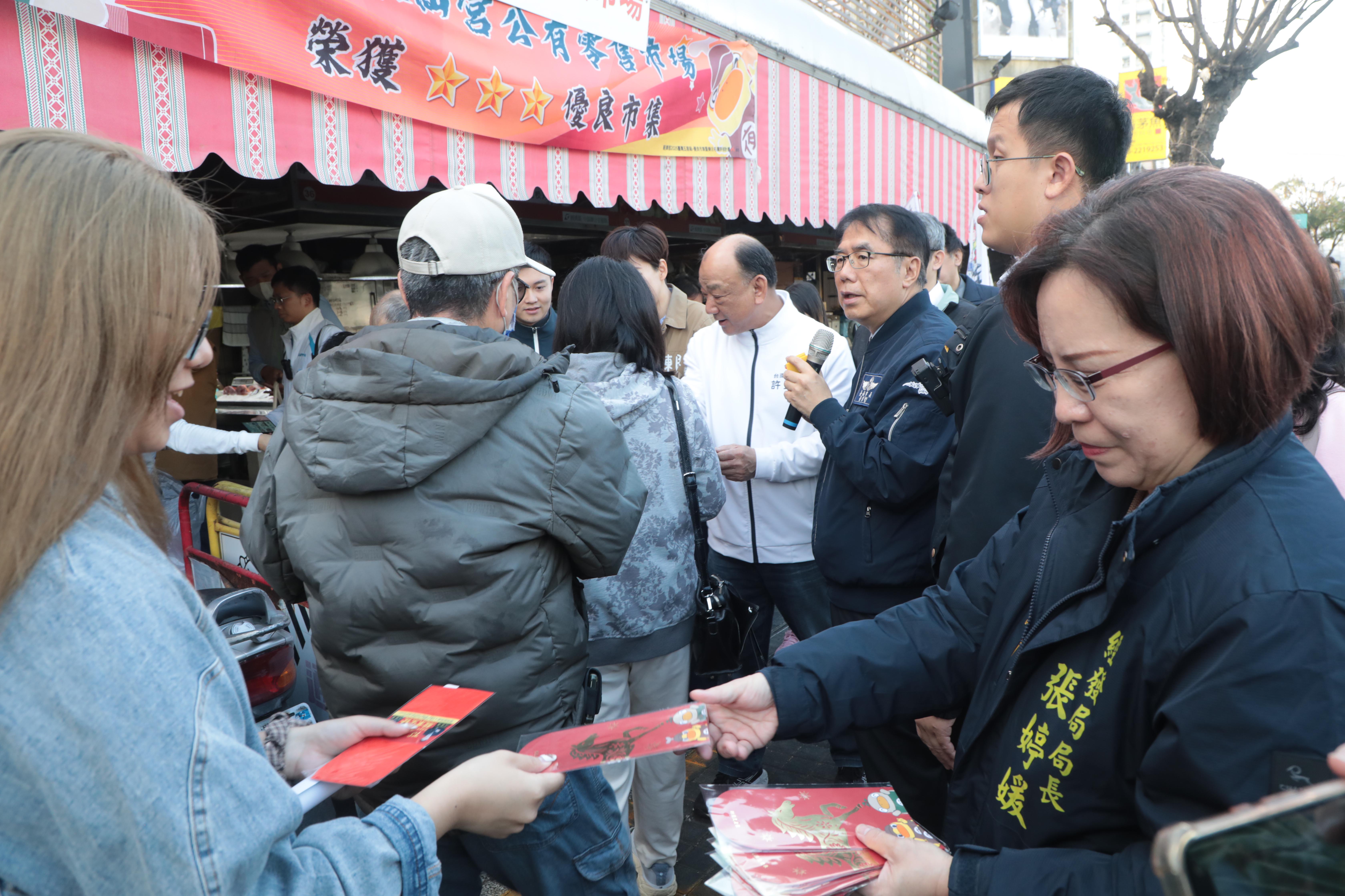 台南水仙宮市場馬年迎春市場券大方送  黃偉哲邀民眾新春辦年貨好運帶回家