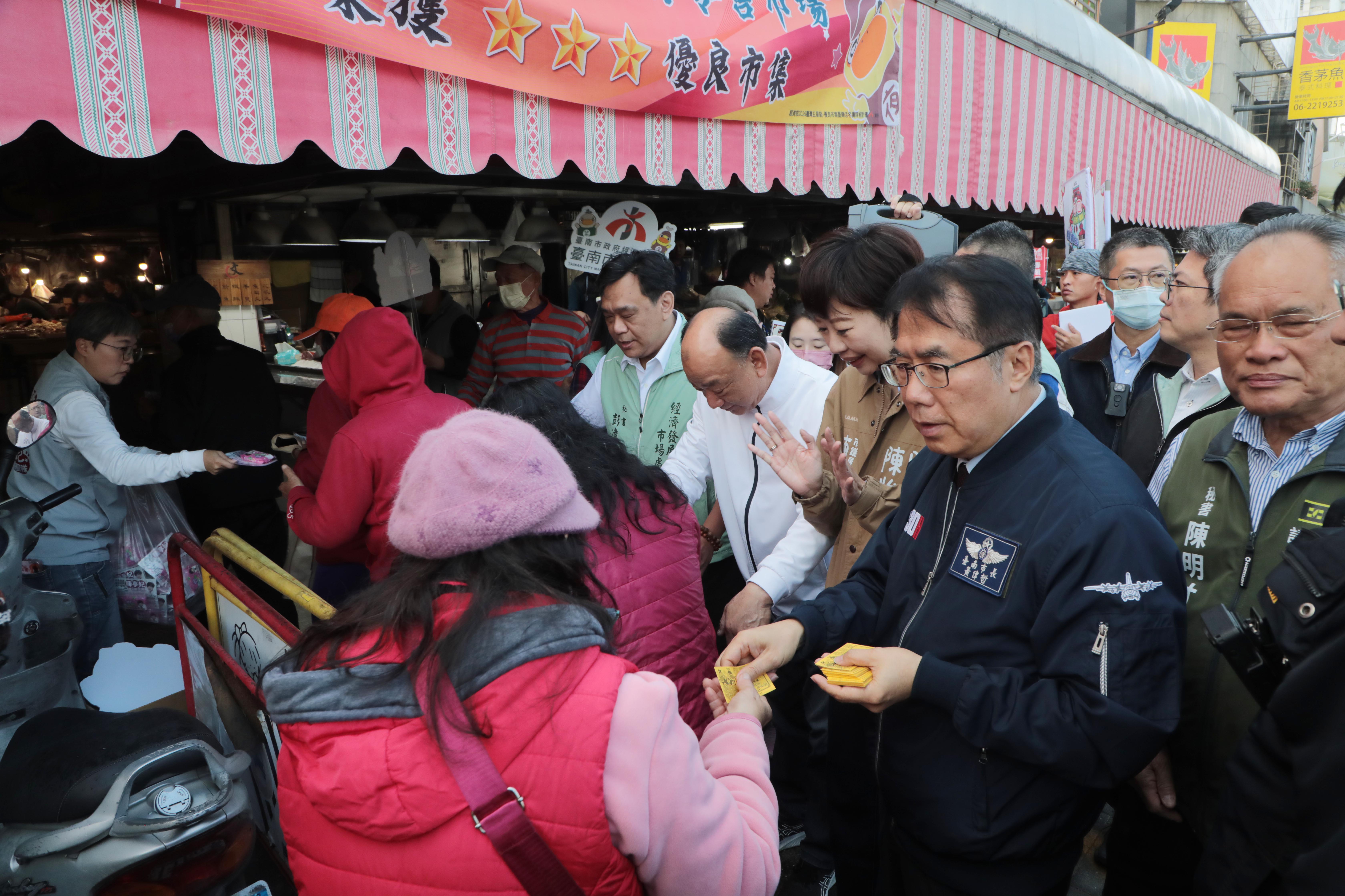 台南水仙宮市場馬年迎春市場券大方送  黃偉哲邀民眾新春辦年貨好運帶回家