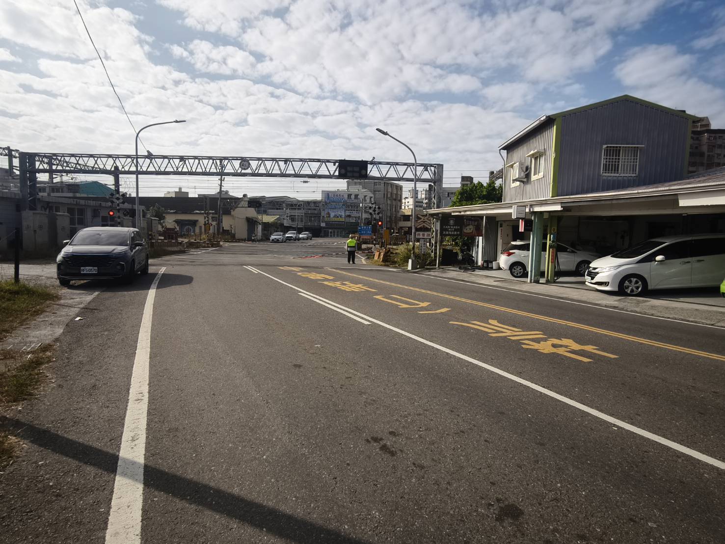 不再「卡」在平交道! 新營東山路交通瓶頸有望突破