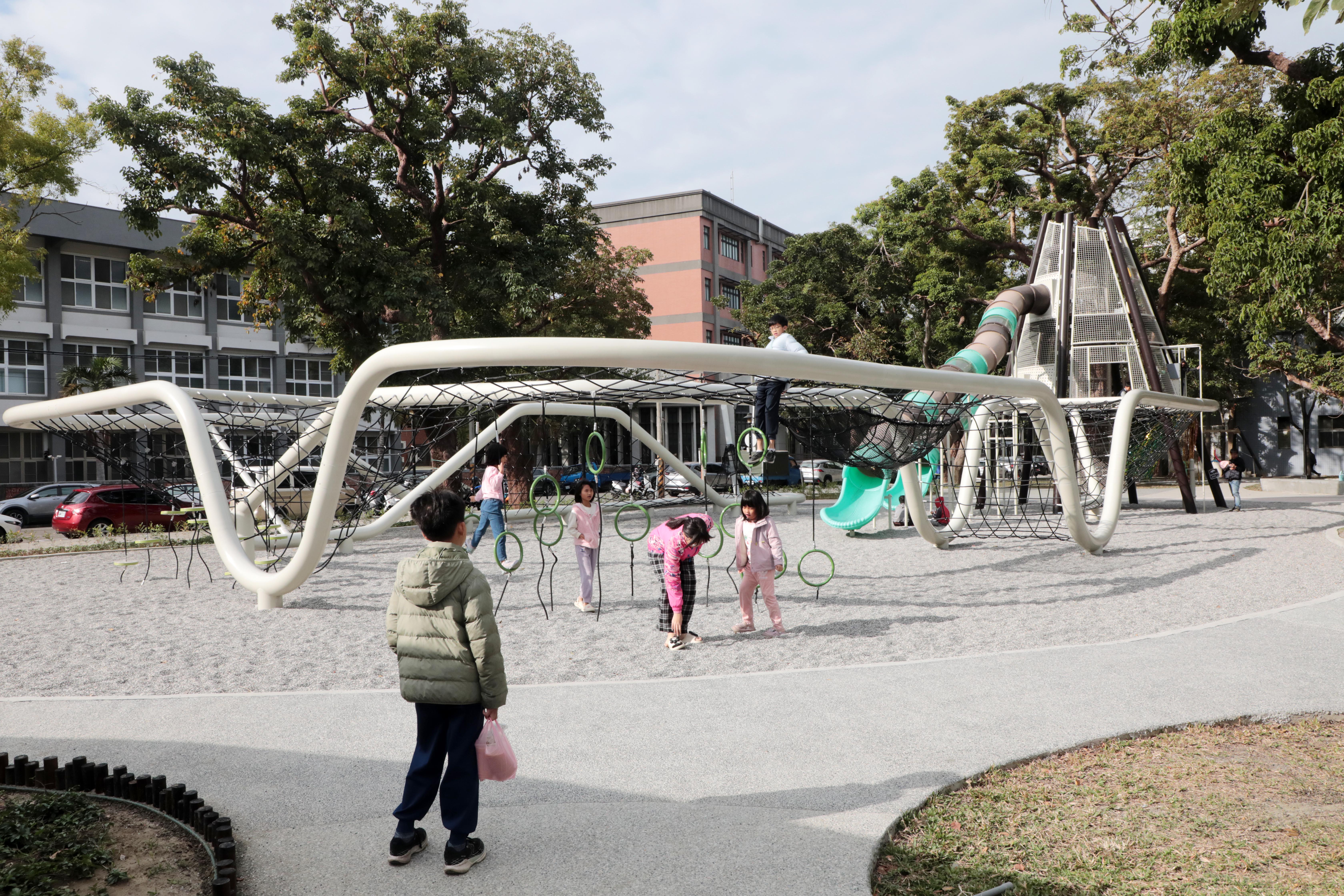 佳里公園三期特色遊戲場啟用 打造全齡共融休憩新亮點