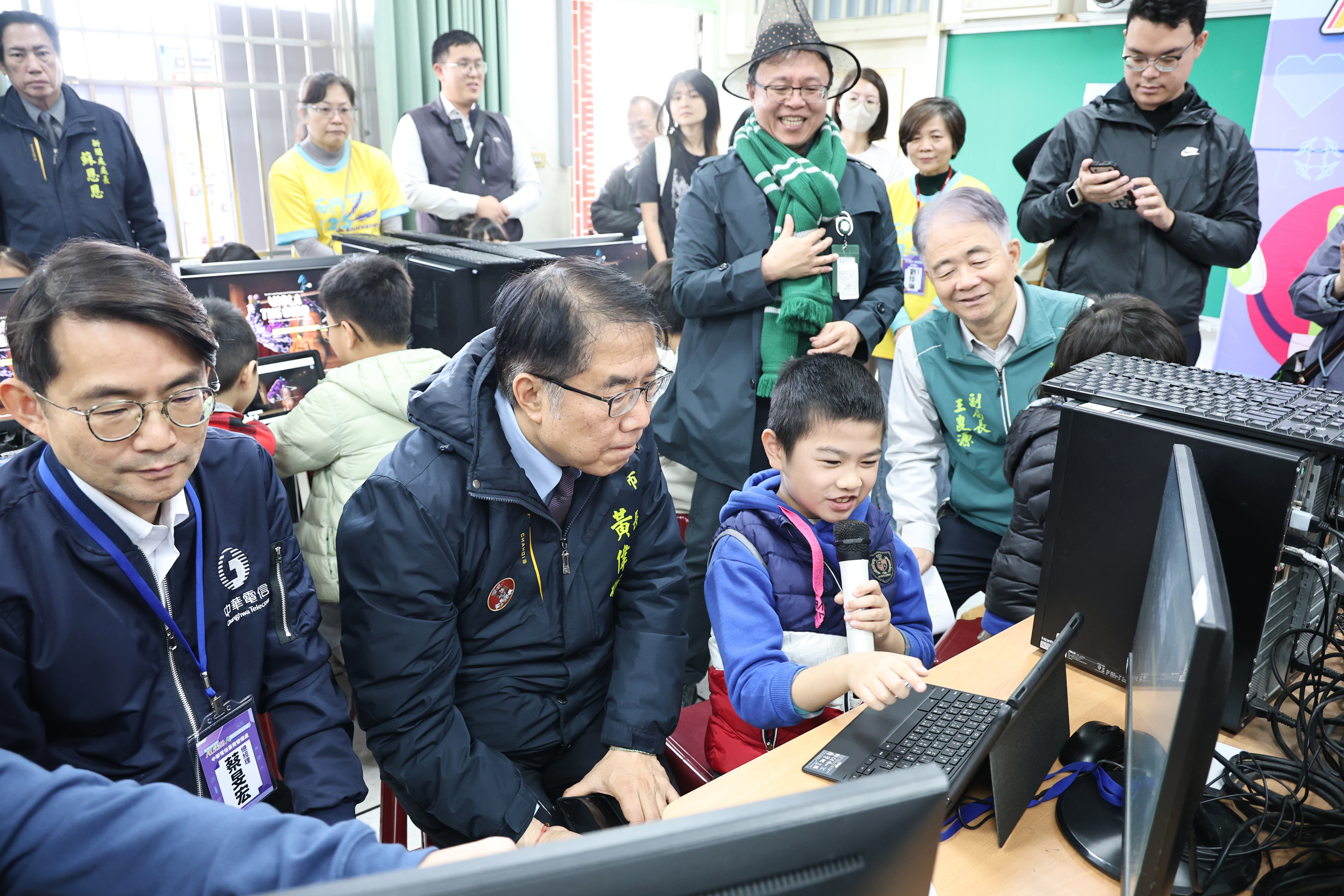 南市府攜手中華電信首辦寒假機器人營隊 黃偉哲盼培育具科技素養的未來世代