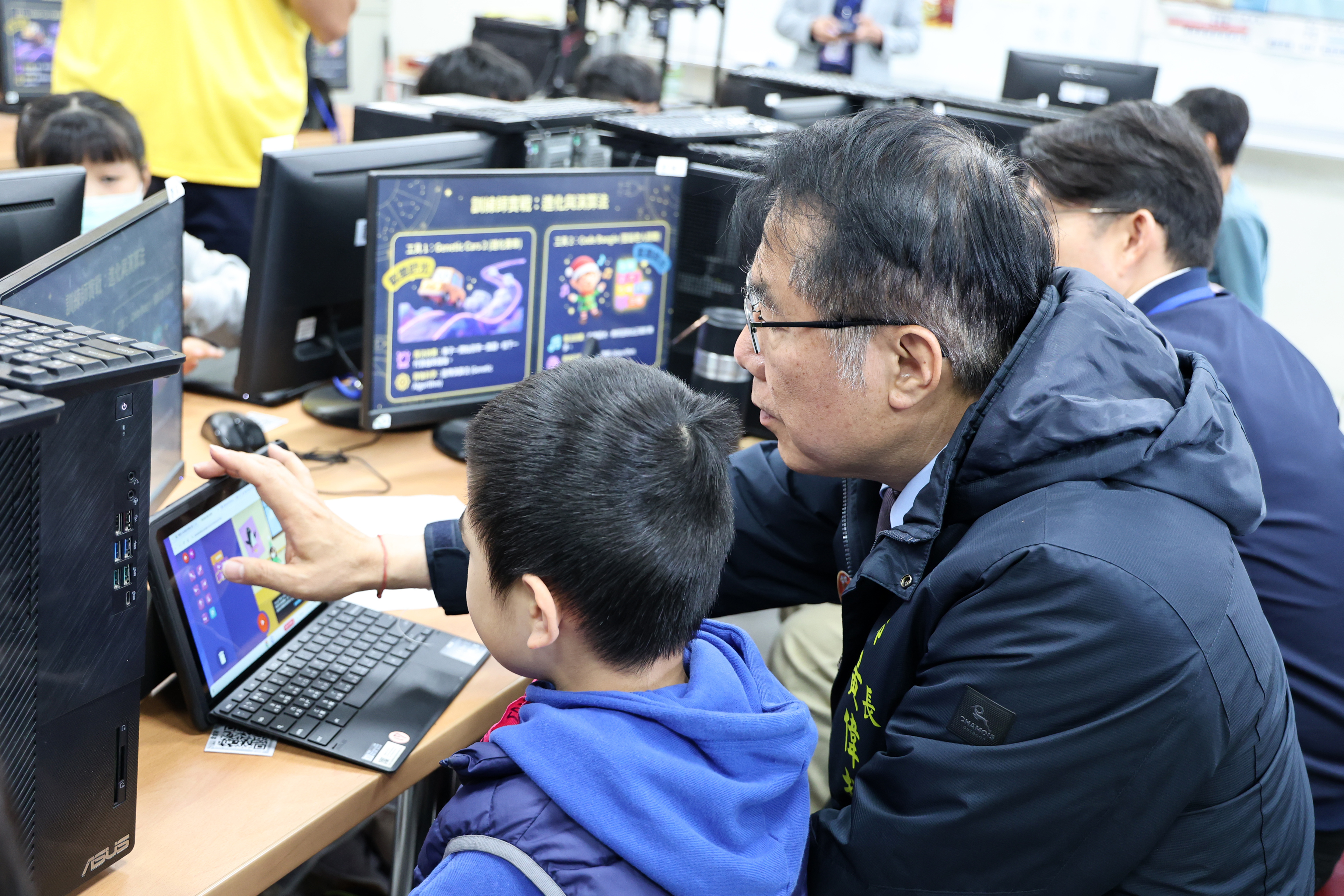 南市府攜手中華電信首辦寒假機器人營隊 黃偉哲盼培育具科技素養的未來世代