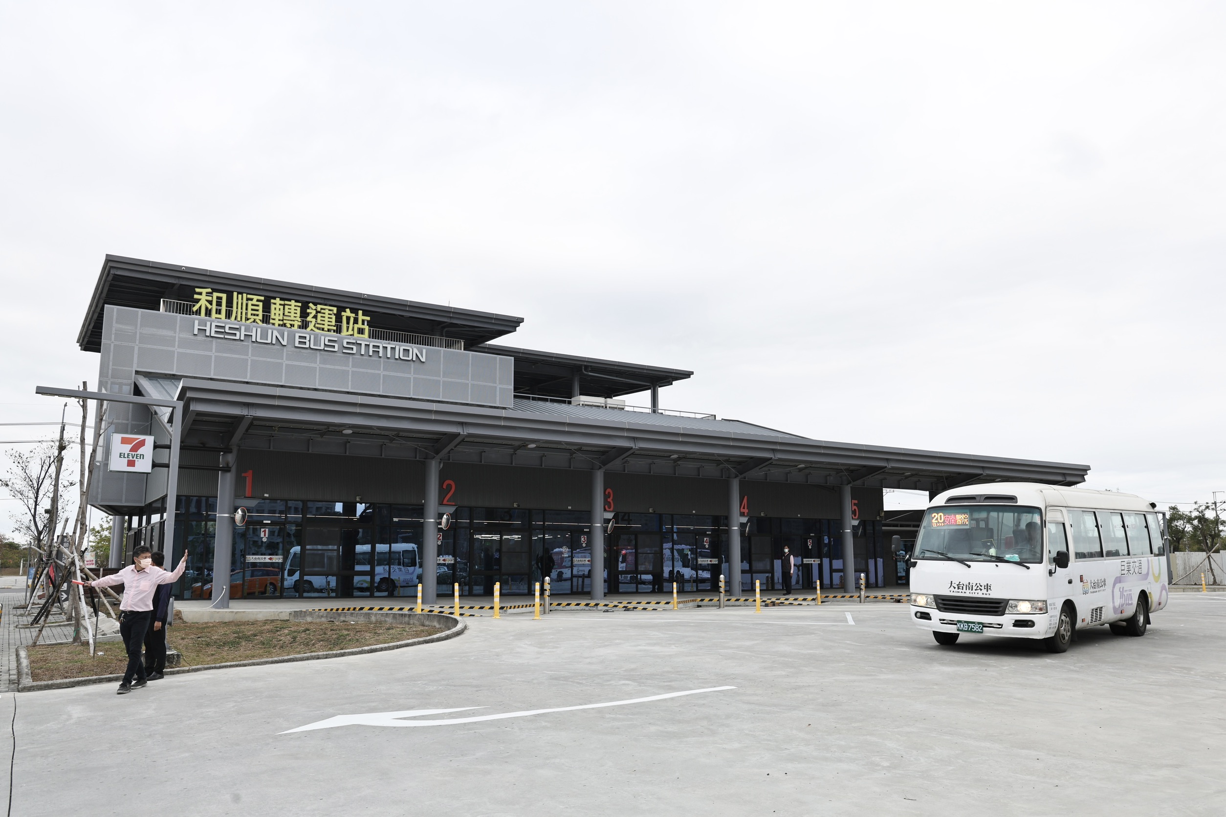 「台南行春、金馬伍吉」春節疏運啟動　黃偉哲籲搭大眾運輸安心走春