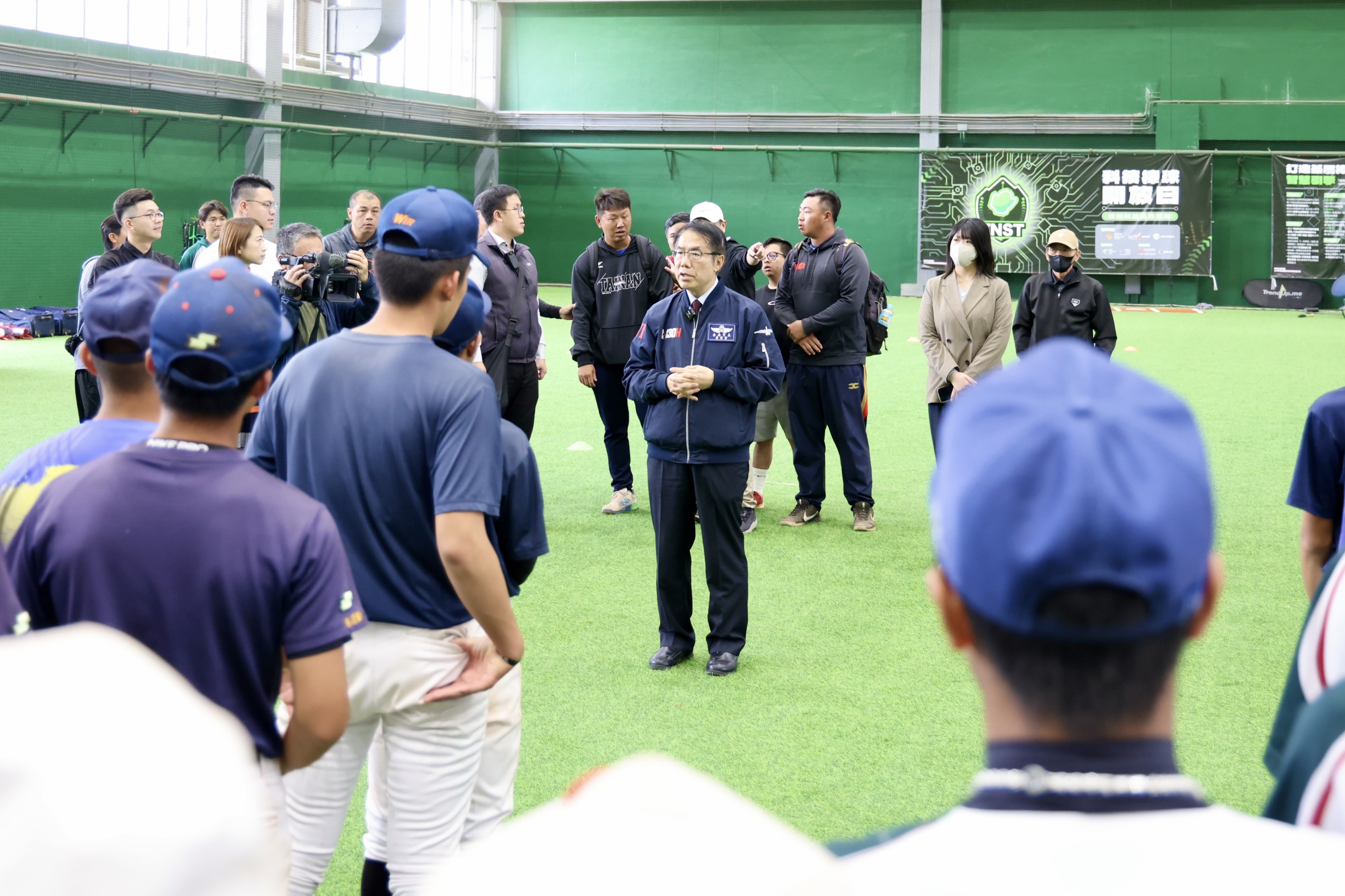 黃偉哲探班韓職樂天巨人亞太春訓兼公益棒球講座　感謝深化台韓棒球交流