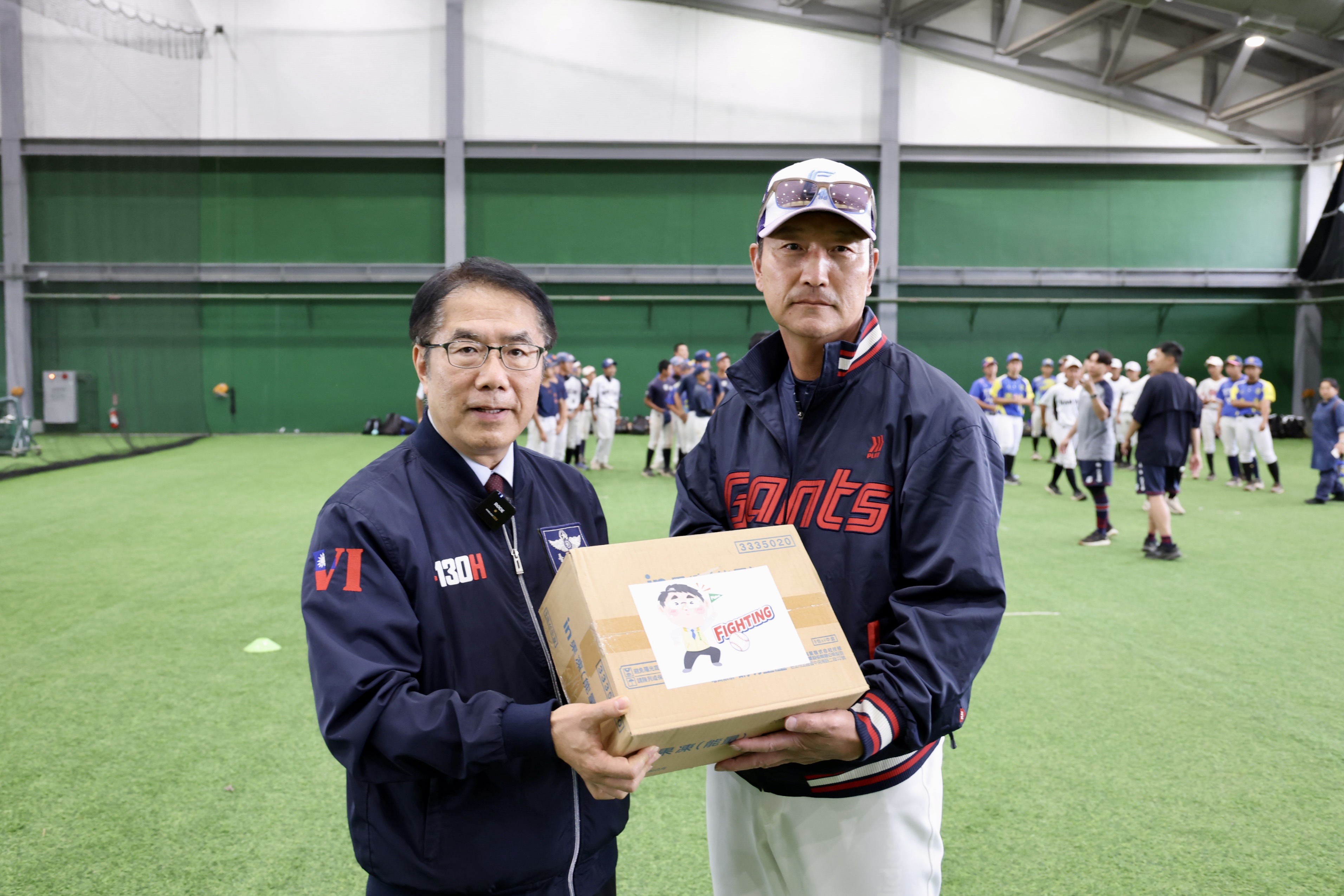 台南市長黃偉哲探視樂天巨人春訓，結合公益棒球講座，深化台韓棒球交流！