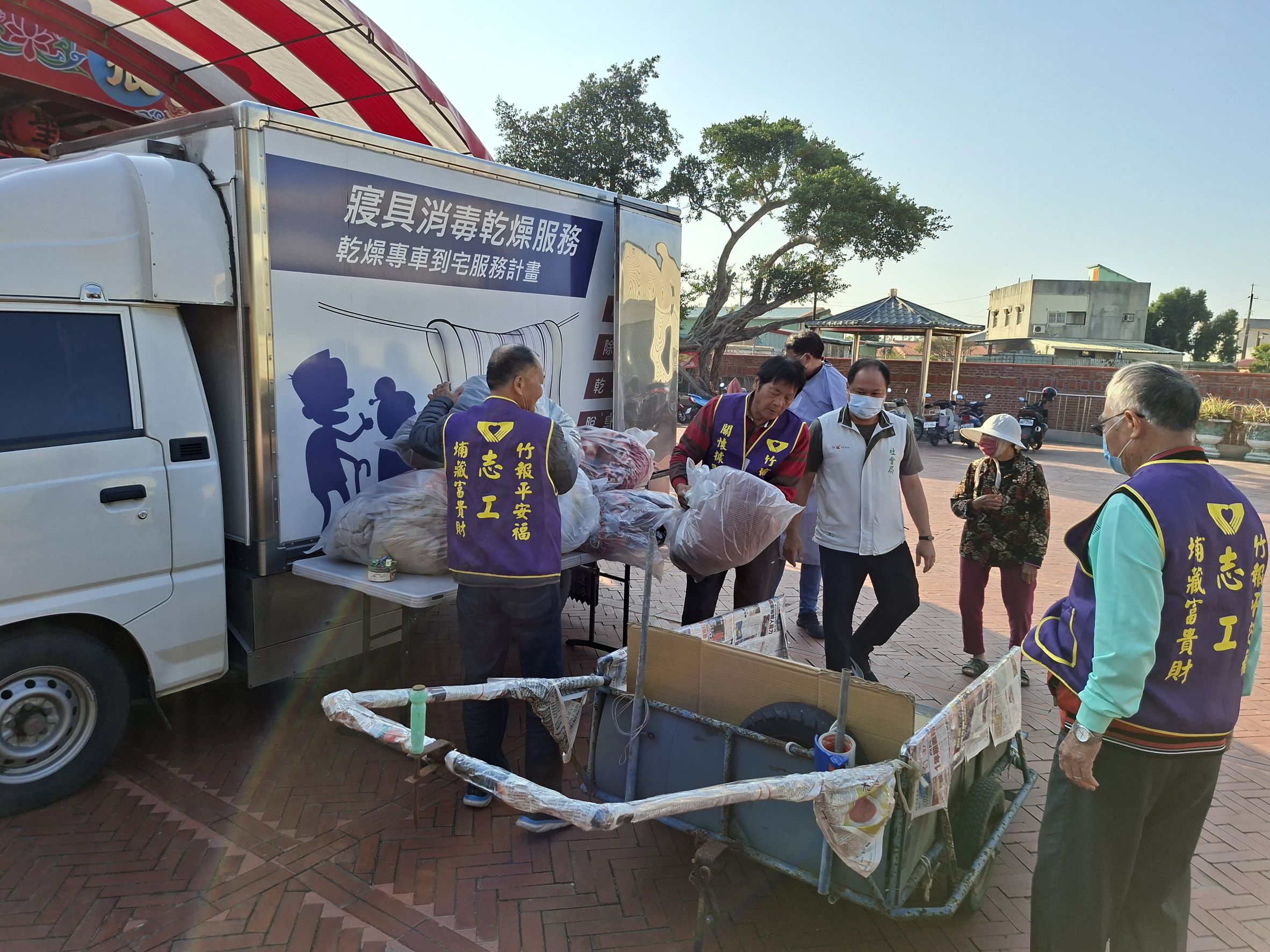 南市社會局攜手慈揚基金會 前進社區據點提供乾燥車服務年前送暖「幸福加馬」