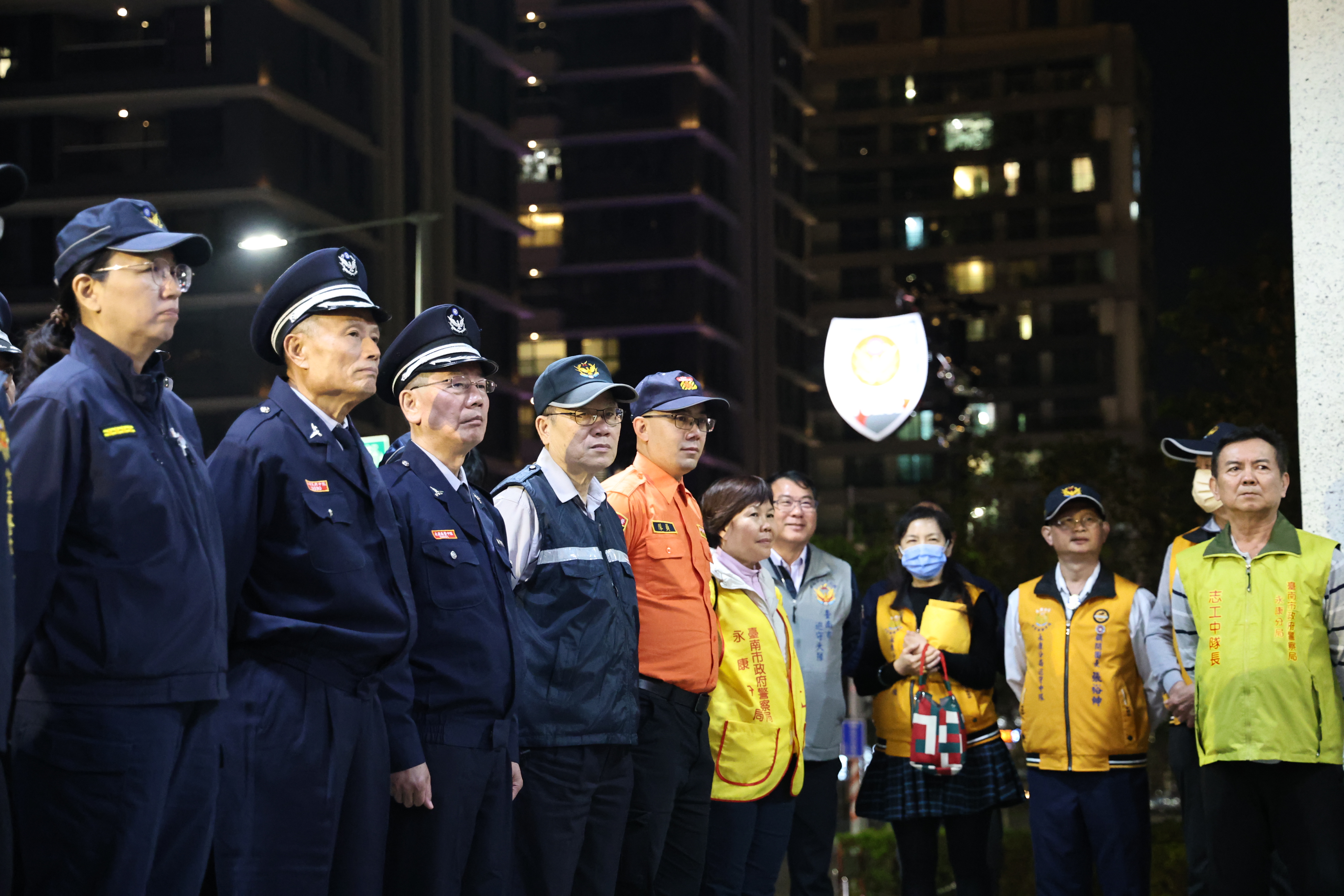 黃偉哲慰勉春節執勤警民力 感謝守護台南治安交通