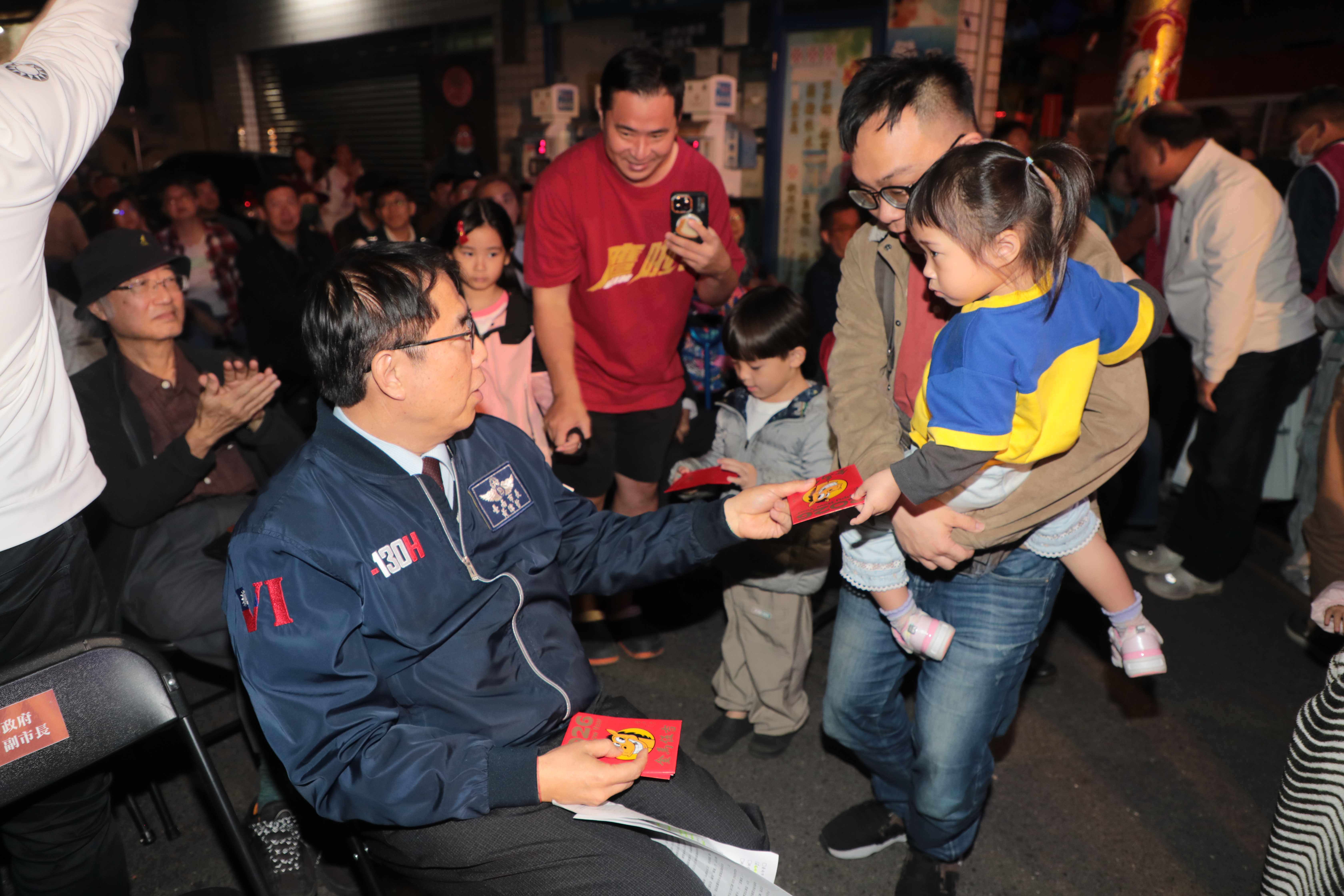 府城普濟燈會登場　黃偉哲：台南燈藝跨足米蘭、日本走向國際