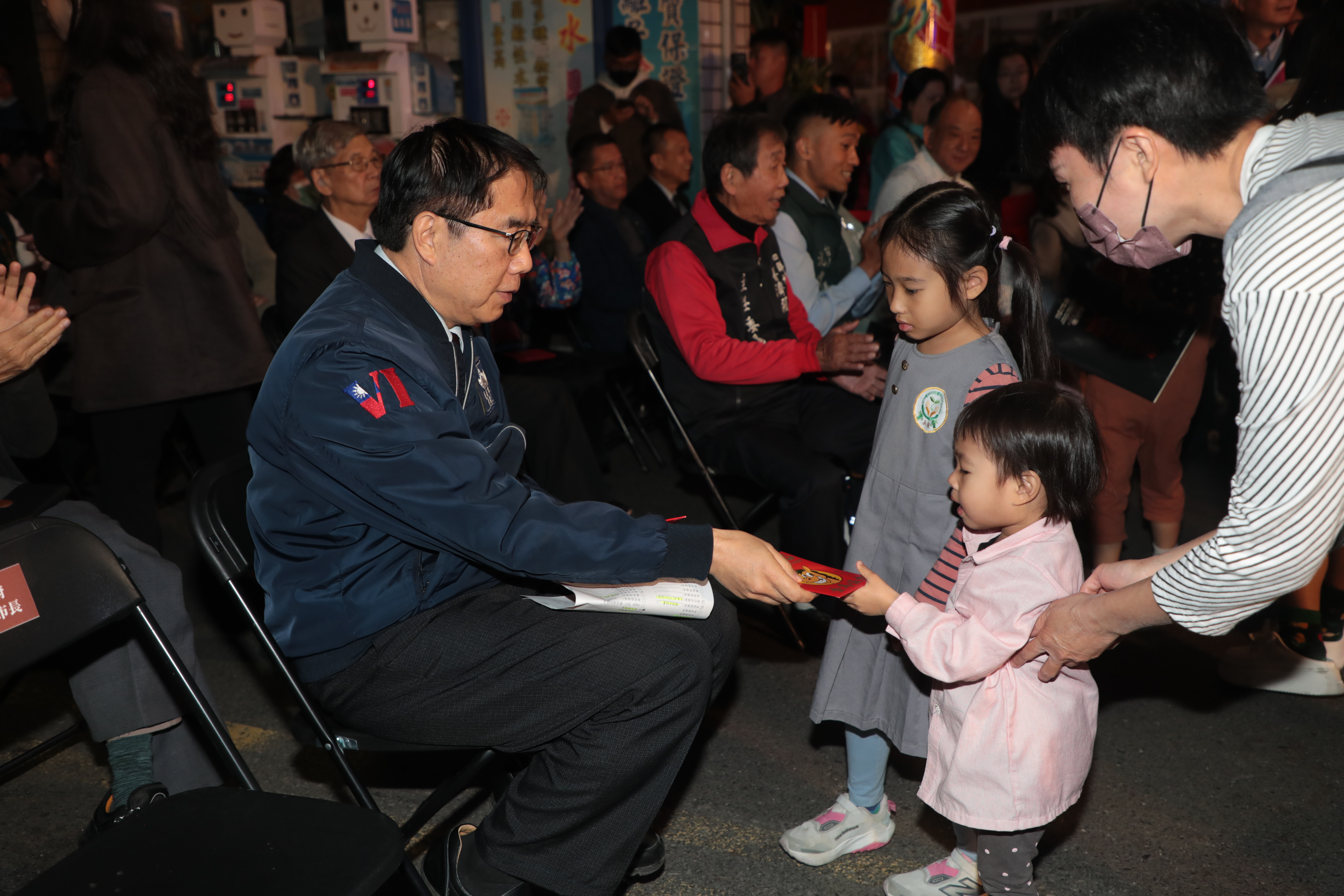 府城普濟燈會登場　黃偉哲：台南燈藝跨足米蘭、日本走向國際