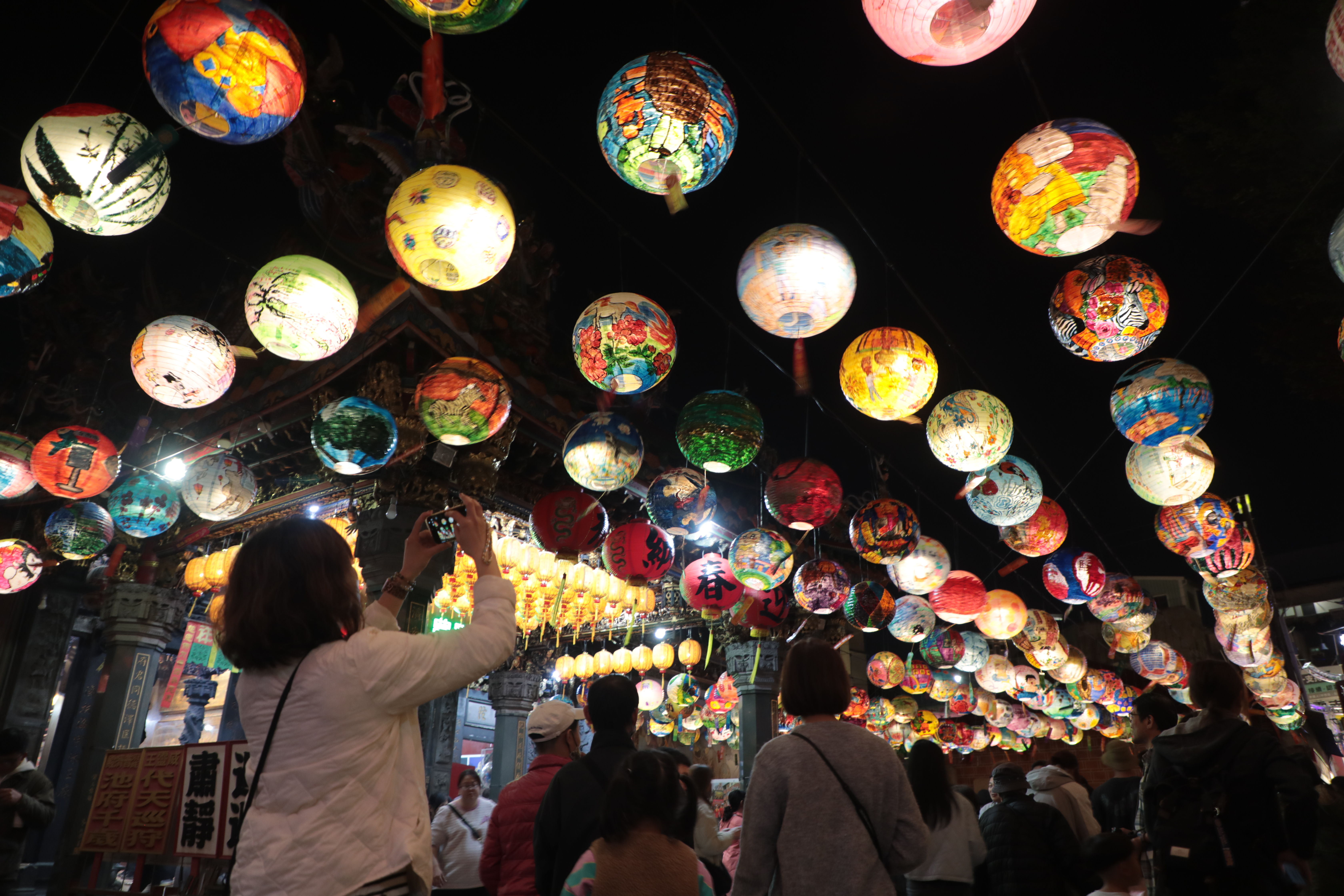 府城普濟燈會登場　黃偉哲：台南燈藝跨足米蘭、日本走向國際