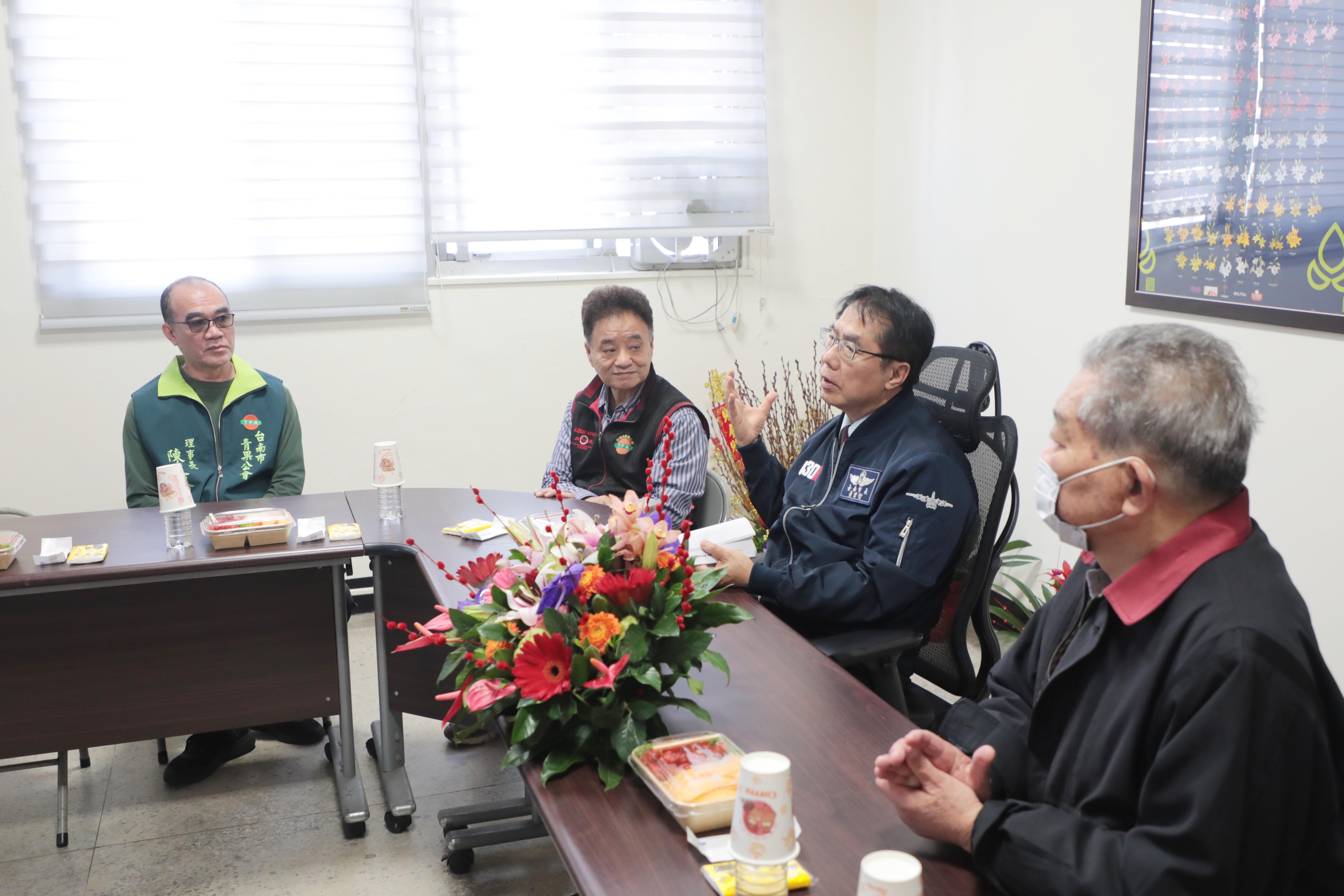 春節物資供應穩定無虞 黃偉哲：物價整體平穩、市民安心辦年貨