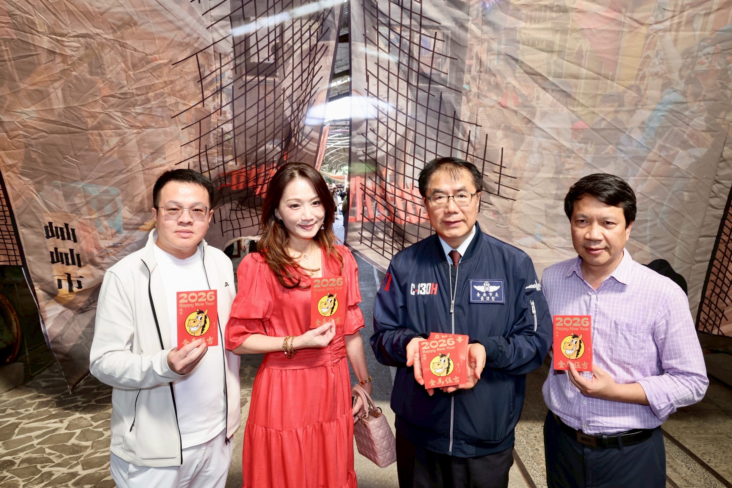 魔法藝術節在十鼓   黃偉哲參觀肯定文化創意能量