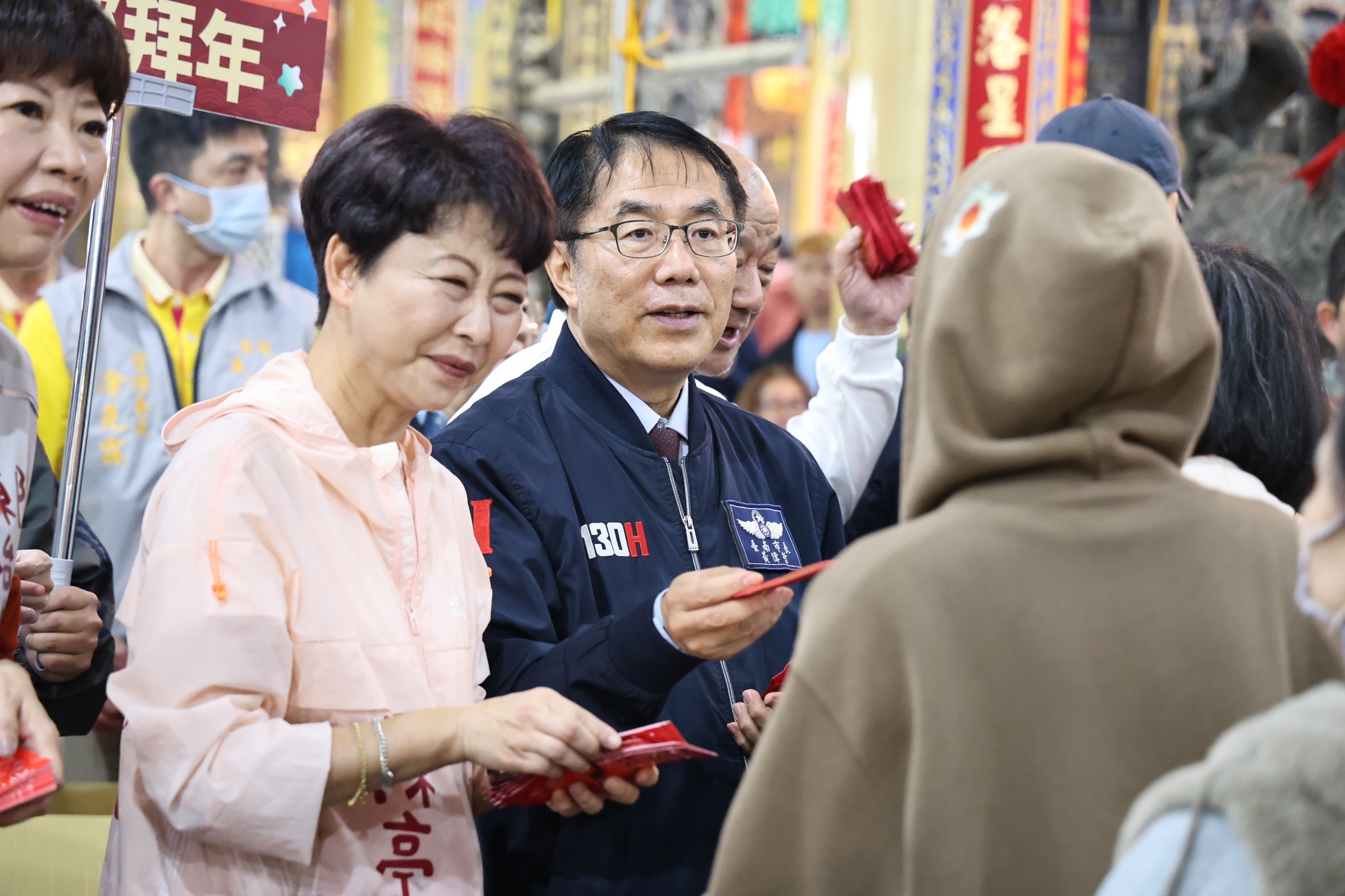 除夕守歲祈福!黃偉哲走訪開基玉皇宮、天壇參香 祈願馬年風調雨順、市民平安