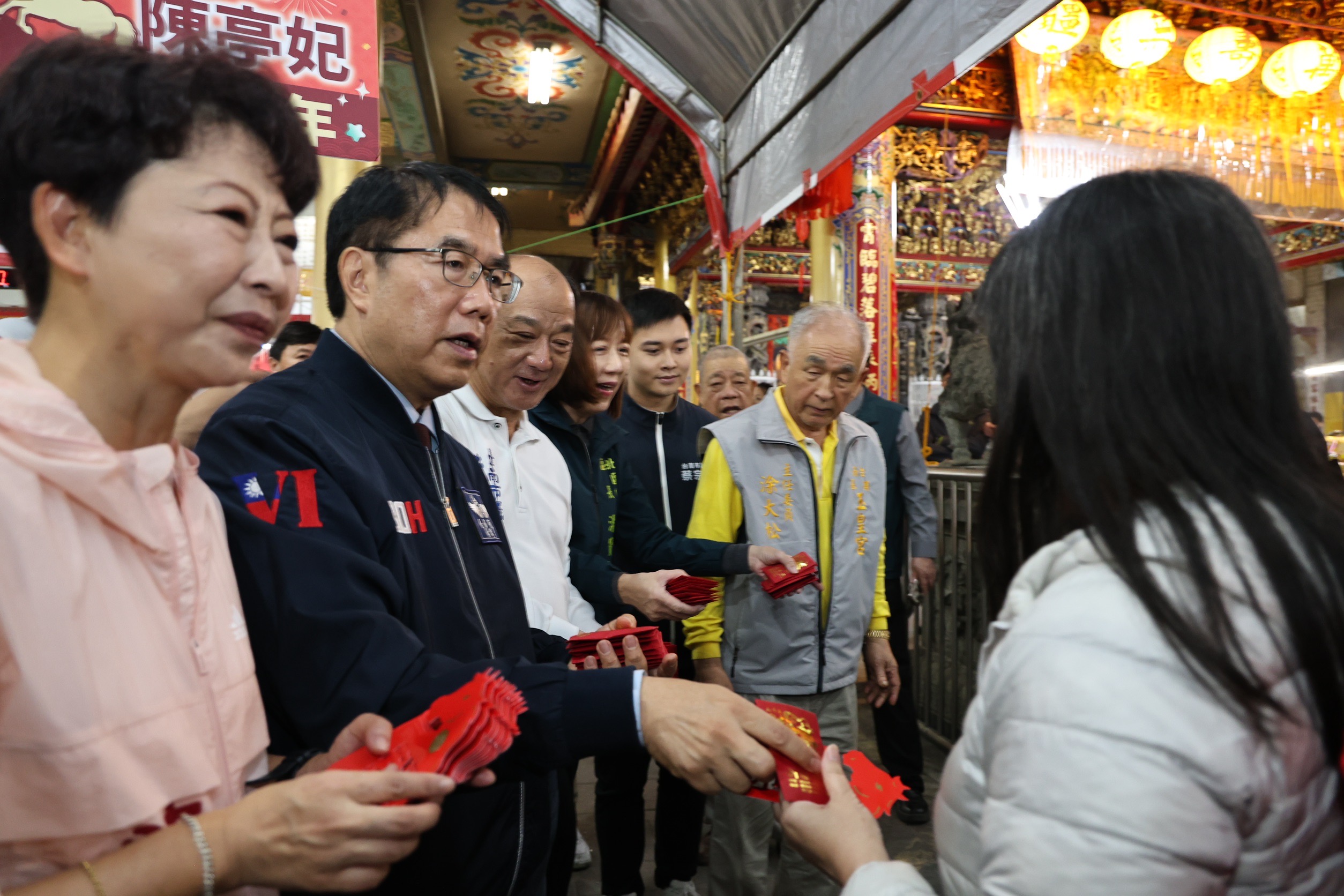 除夕守歲祈福！黃偉哲走訪開基玉皇宮、天壇參香 祈願馬年風調雨順、市民平安