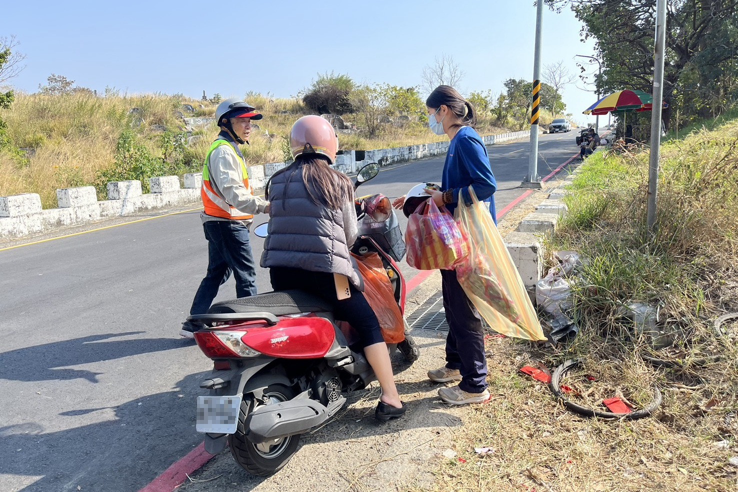 春節公墓火警頻傳 臺南殯葬所籲：祭祖切勿亂燒雜草，觸法得不償失