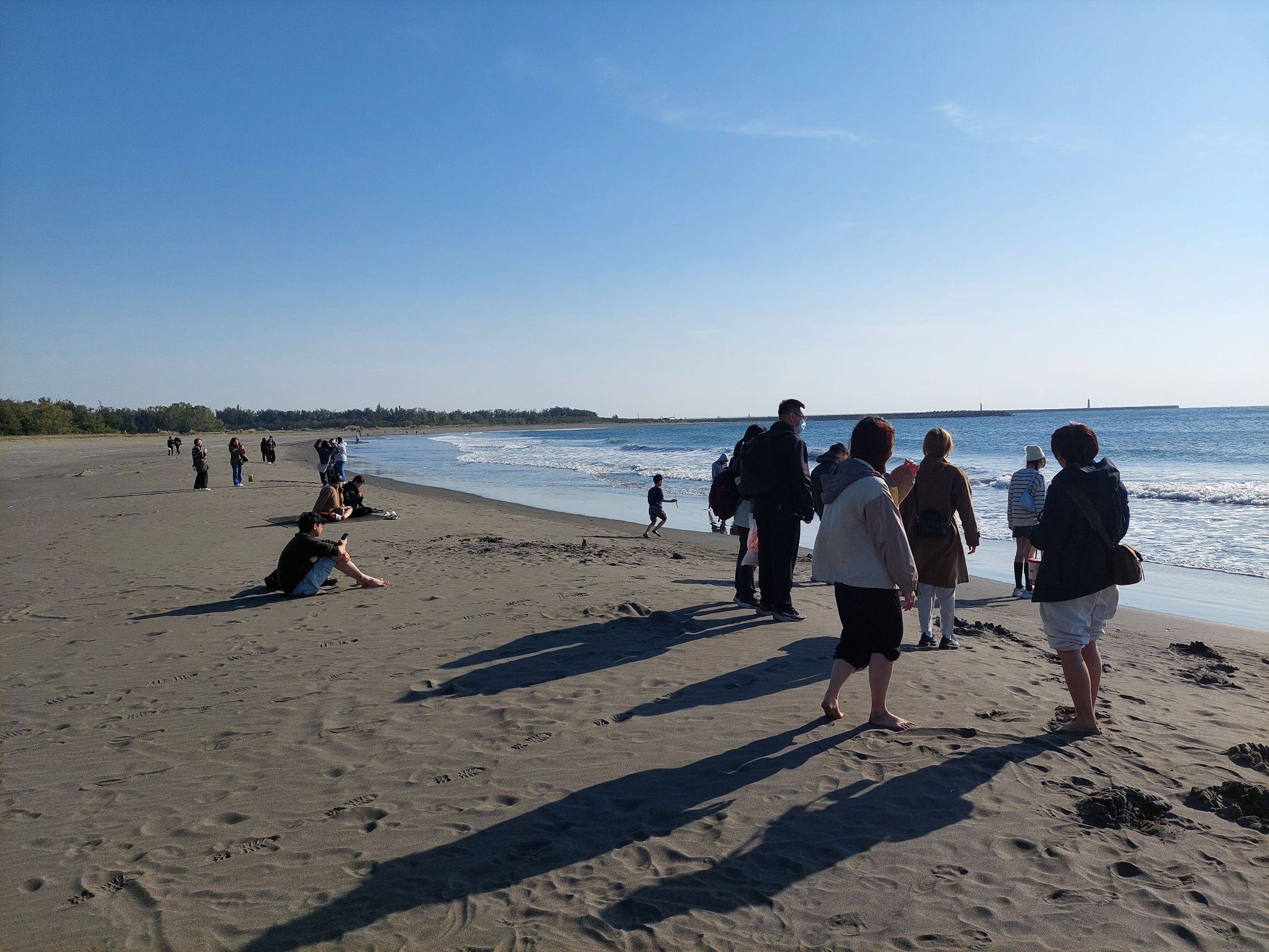 台南市海岸淨灘成果豐碩，黃偉哲市長邀市民迎新春踏青撿寶