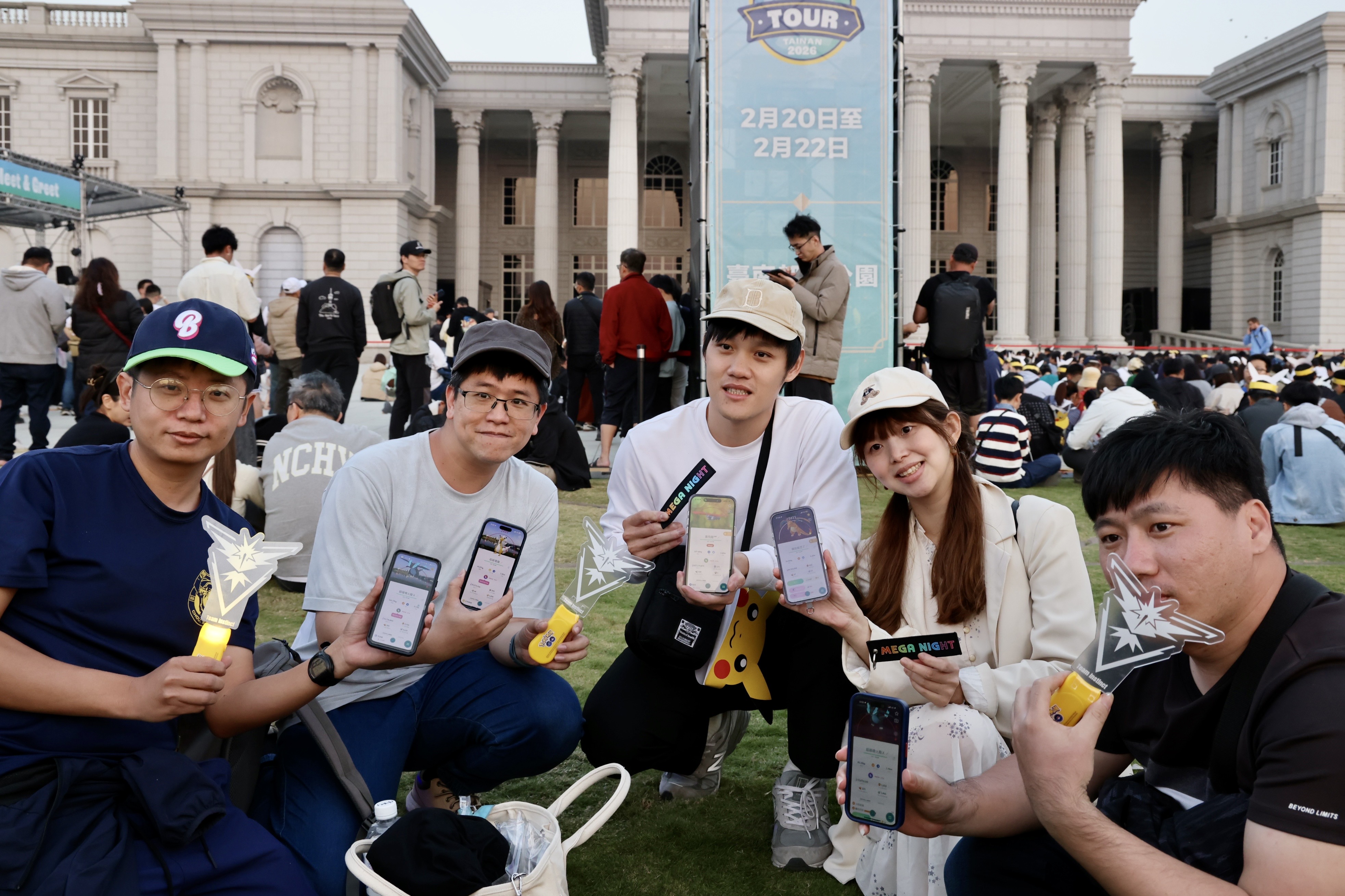 《Pokémon GO》嗨翻台南 黃偉哲與6萬玩家在「超級之夜」共賞夜間光雕秀