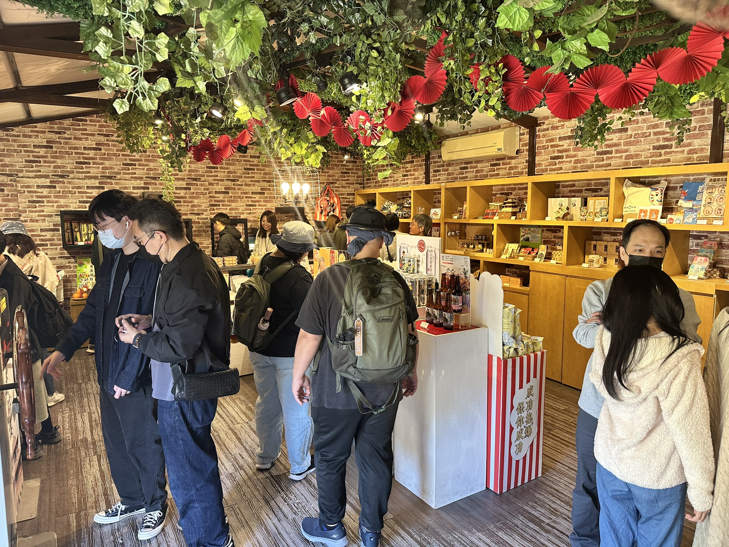 台南春節商機爆發！「火馬年」帶動夯文化，連假營收破千萬，較去年增五成。