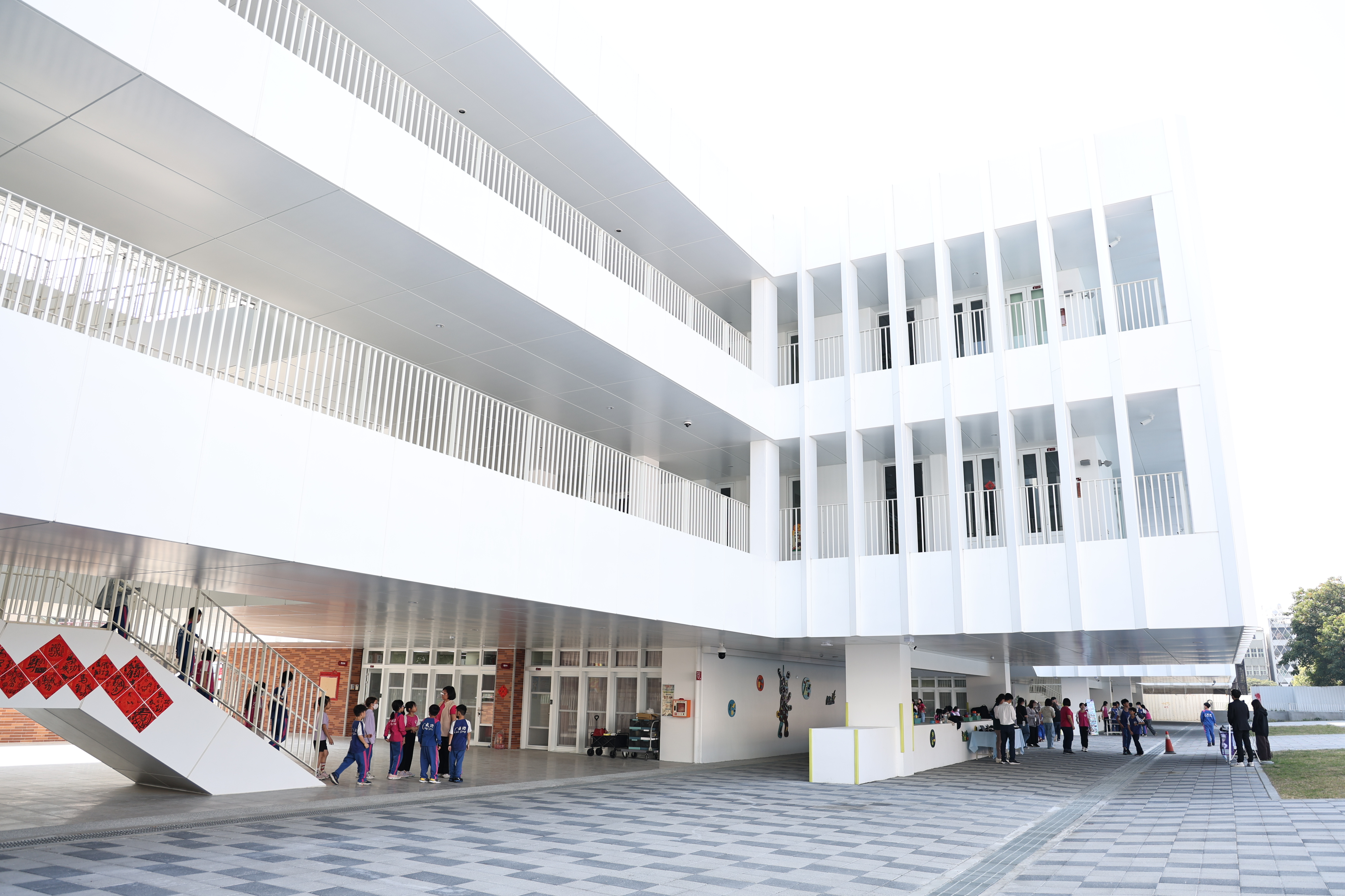 赤崁曙光迎新篇　成功國小新校舍啟用　黃偉哲：讓孩子安心學習、成功起飛