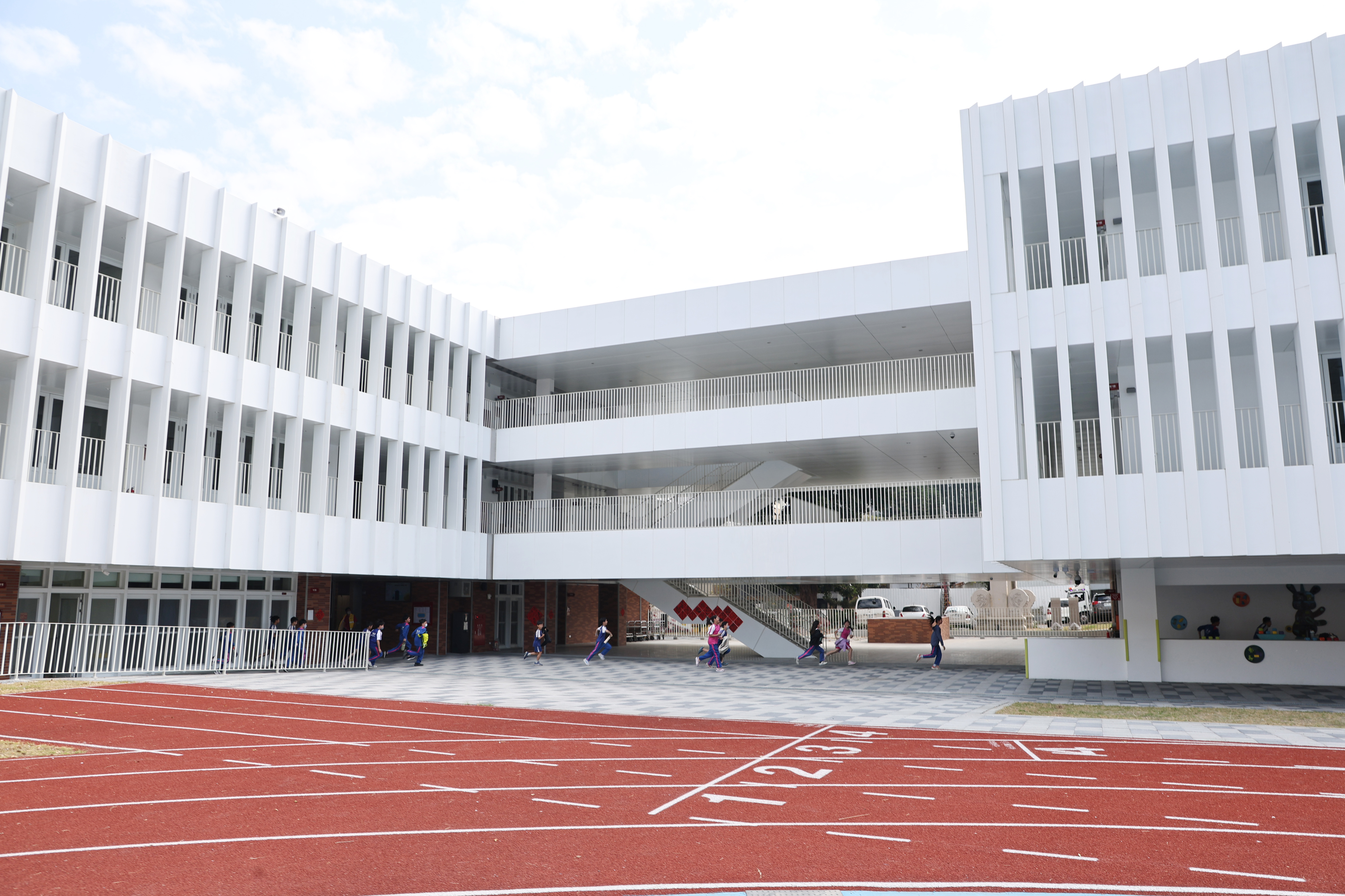 赤崁曙光迎新篇　成功國小新校舍啟用　黃偉哲：讓孩子安心學習、成功起飛