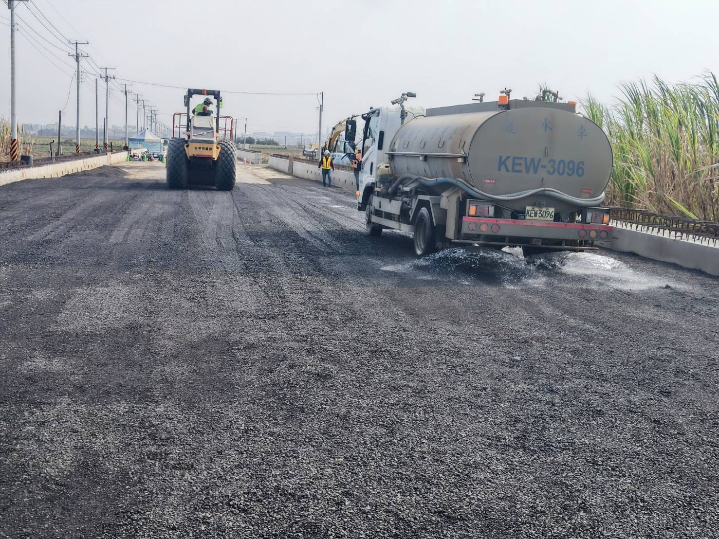 南市全國首創 廢瀝青轉做路基 邁向淨零工程