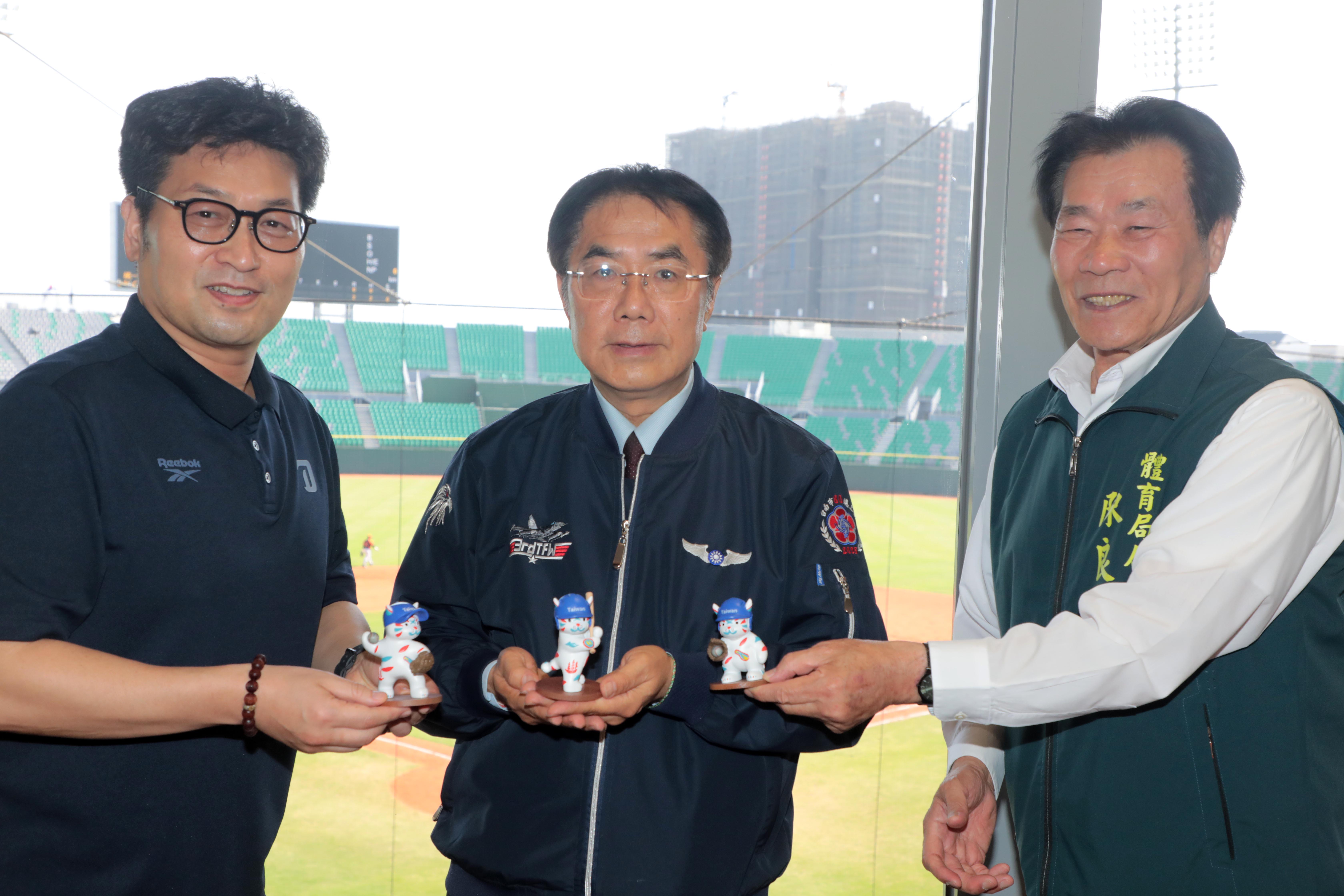 韓職棒NC恐龍二度駐紮台南與統一獅交流切磋  黃偉哲親赴亞太球場熱血加油