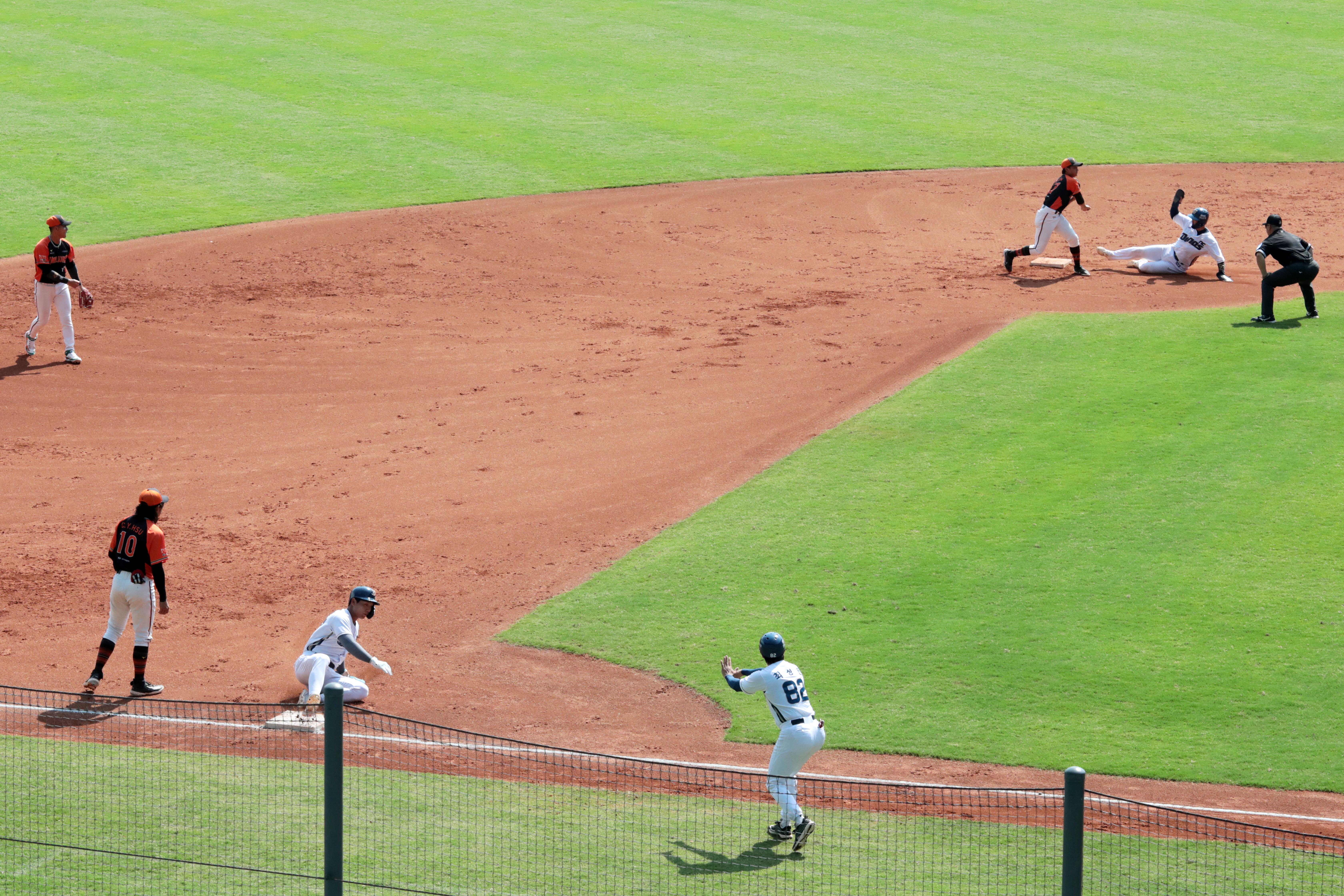 韓職棒NC恐龍二度駐紮台南與統一獅交流切磋 黃偉哲親赴亞太球場熱血加油