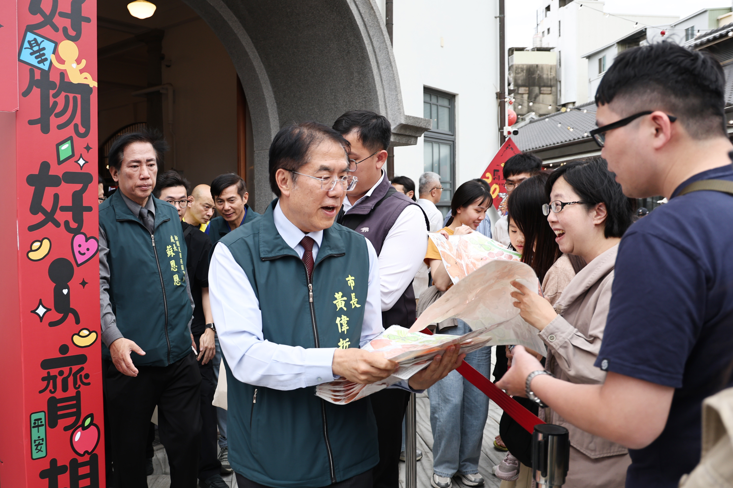 卡比胖拉小提燈西市場限量發送　黃偉哲歡迎民眾逛市集拿好禮