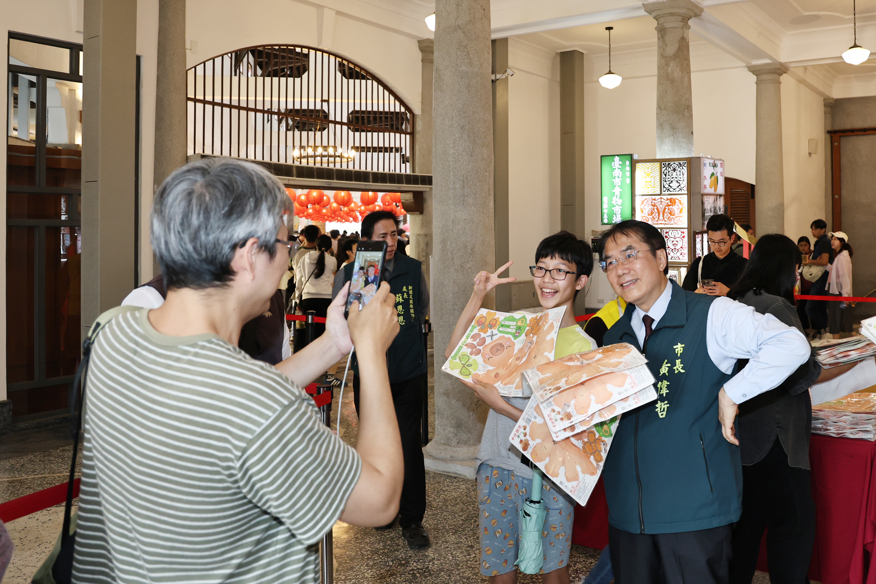卡比胖拉小提燈登場！台南市西市場發送限量好禮，黃偉哲市長邀您逛市集