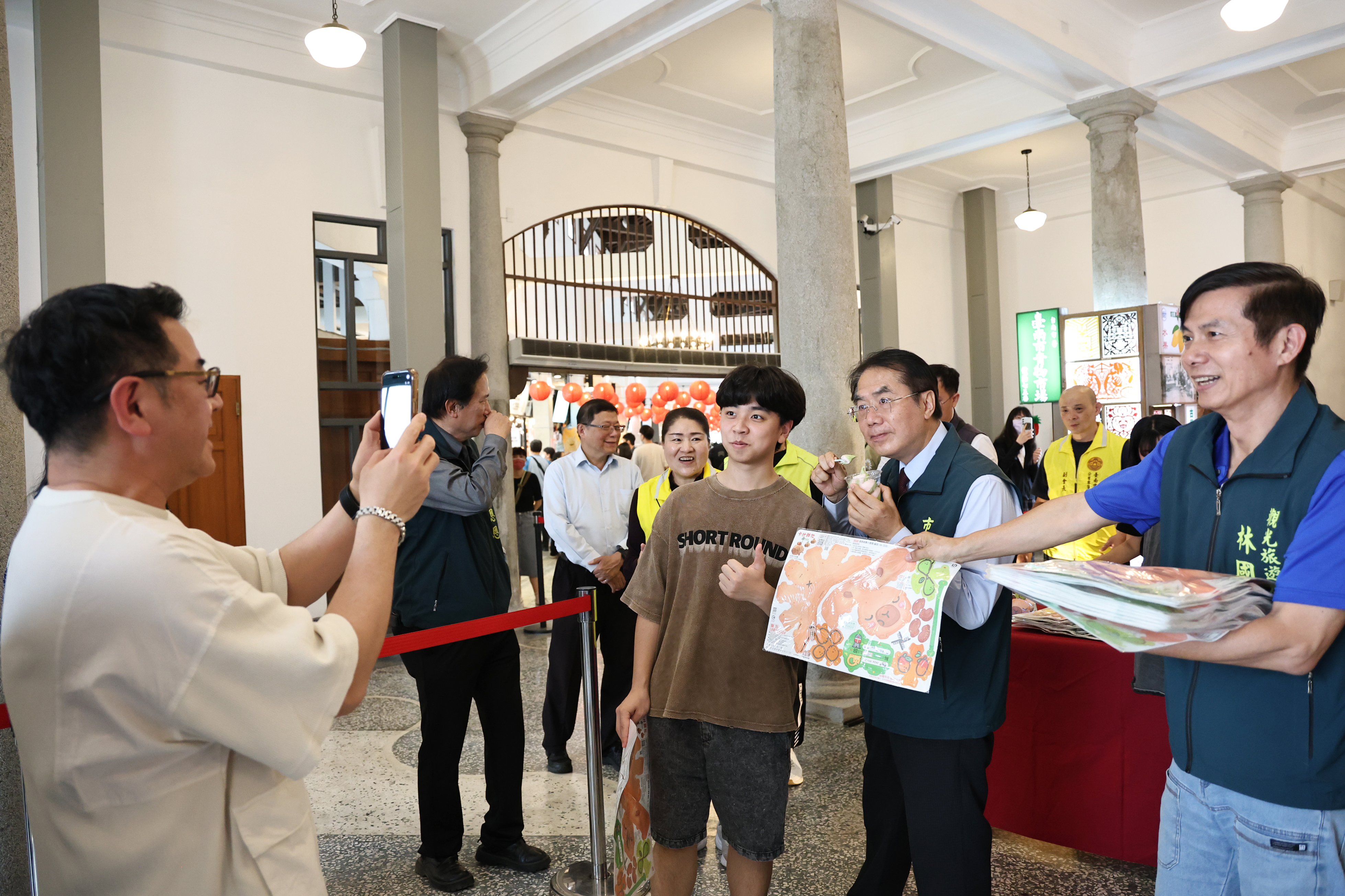 卡比胖拉小提燈西市場限量發送　黃偉哲歡迎民眾逛市集拿好禮
