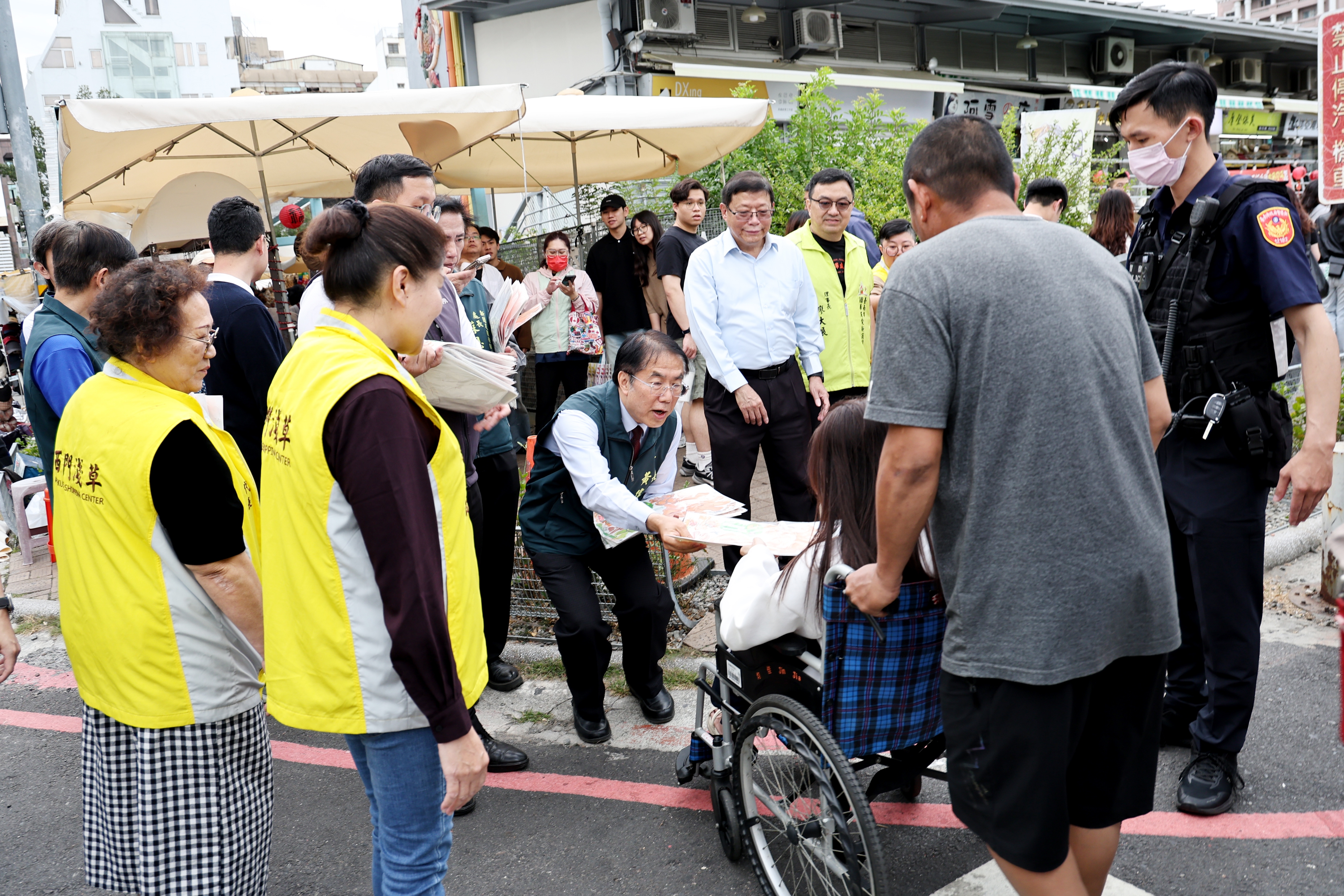 卡比胖拉小提燈西市場限量發送　黃偉哲歡迎民眾逛市集拿好禮