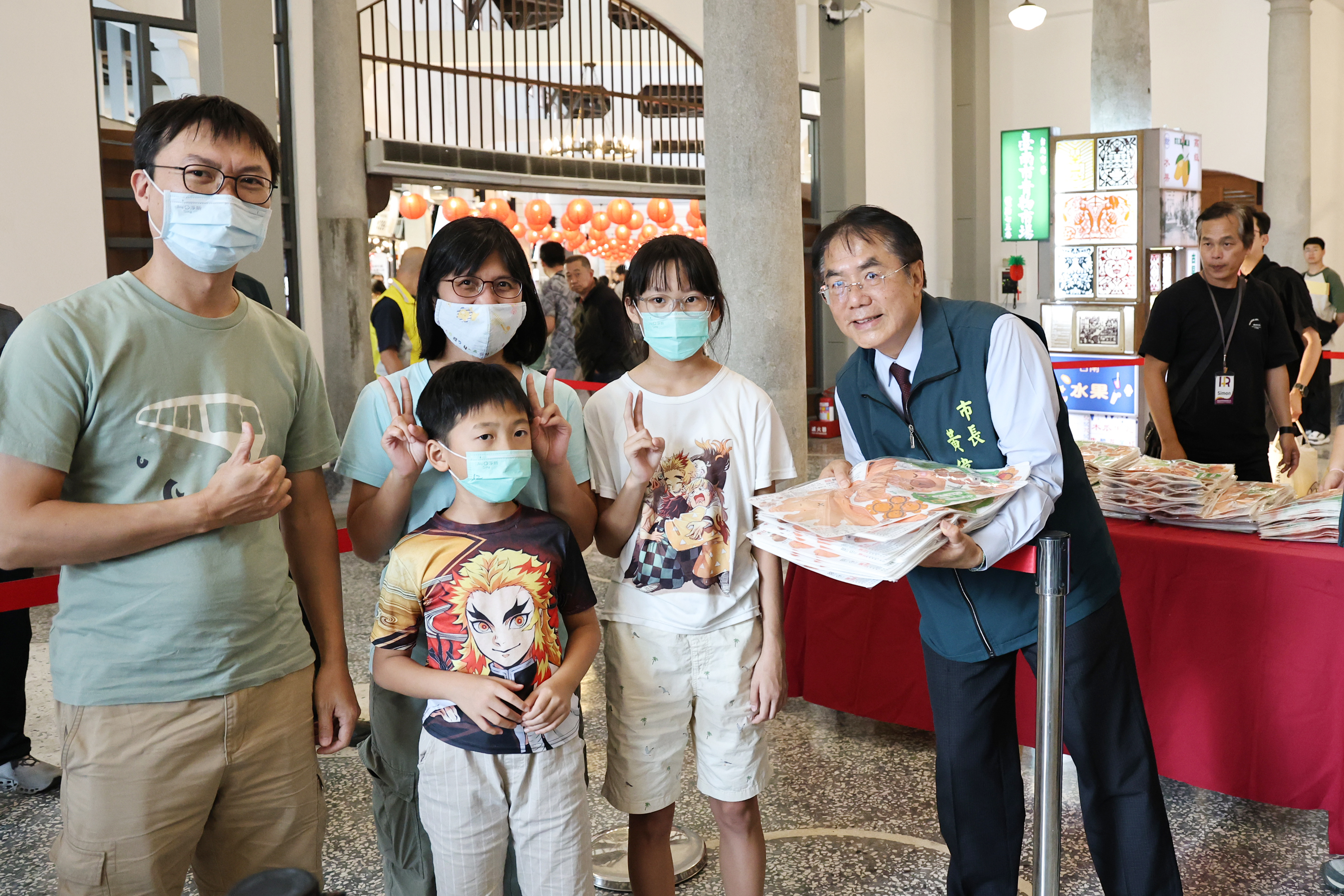 卡比胖拉小提燈西市場限量發送　黃偉哲歡迎民眾逛市集拿好禮