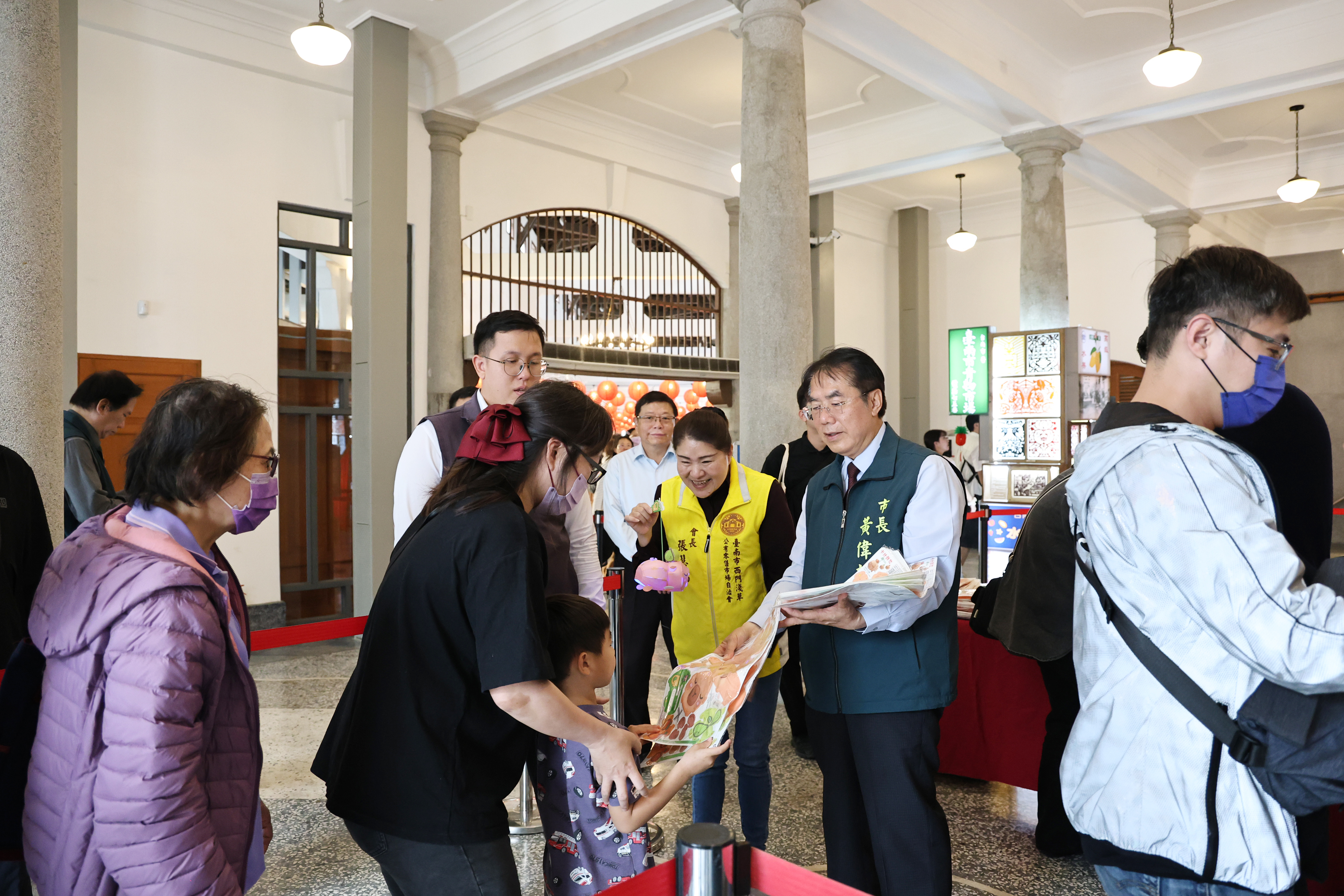 卡比胖拉小提燈西市場限量發送　黃偉哲歡迎民眾逛市集拿好禮