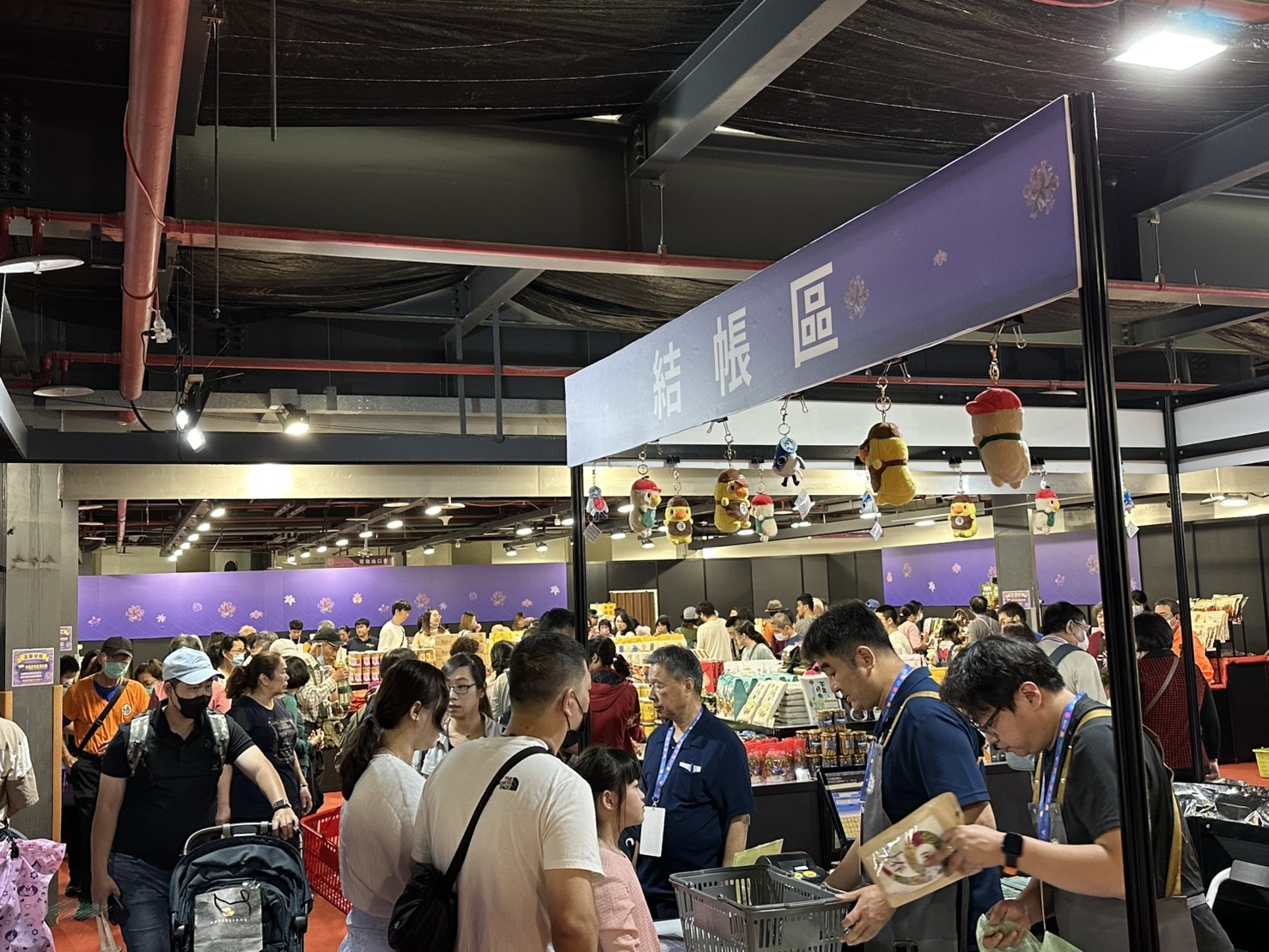 蘭展吸睛首日人潮爆滿　臺南農產精品館推滿額抽獎與吉祥物見面會帶動買氣