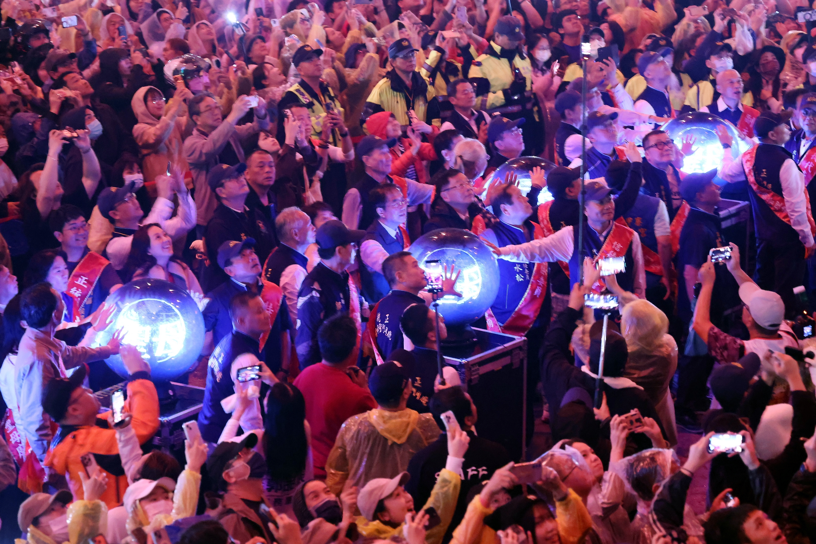 正統鹿耳門聖母廟「花火迎春」璀璨登場 國際級高空煙火、無人機大秀迎春納福