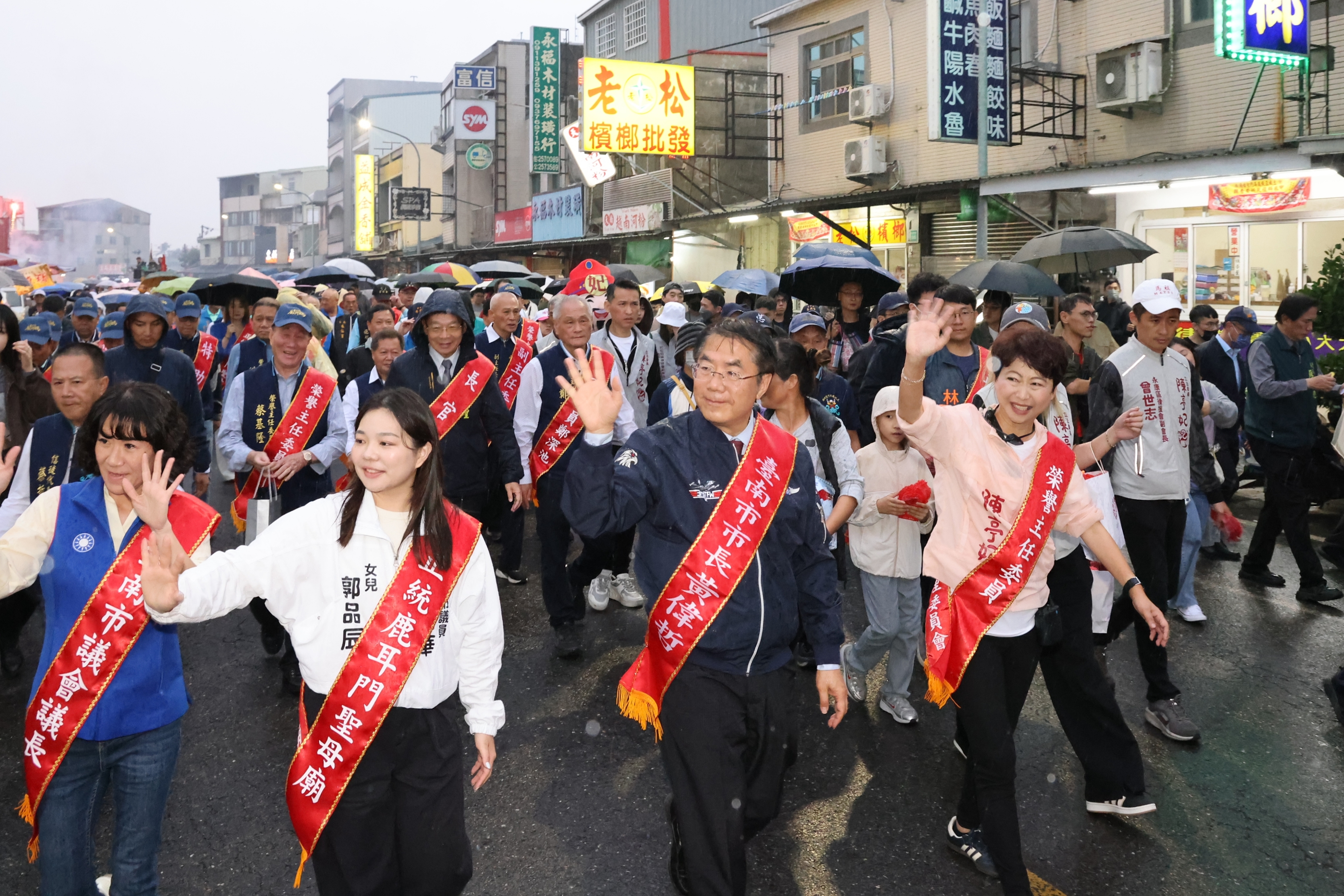 台南鹿耳門聖母廟「花火迎春」點亮夜空 國際煙火與無人機表演祈福納福