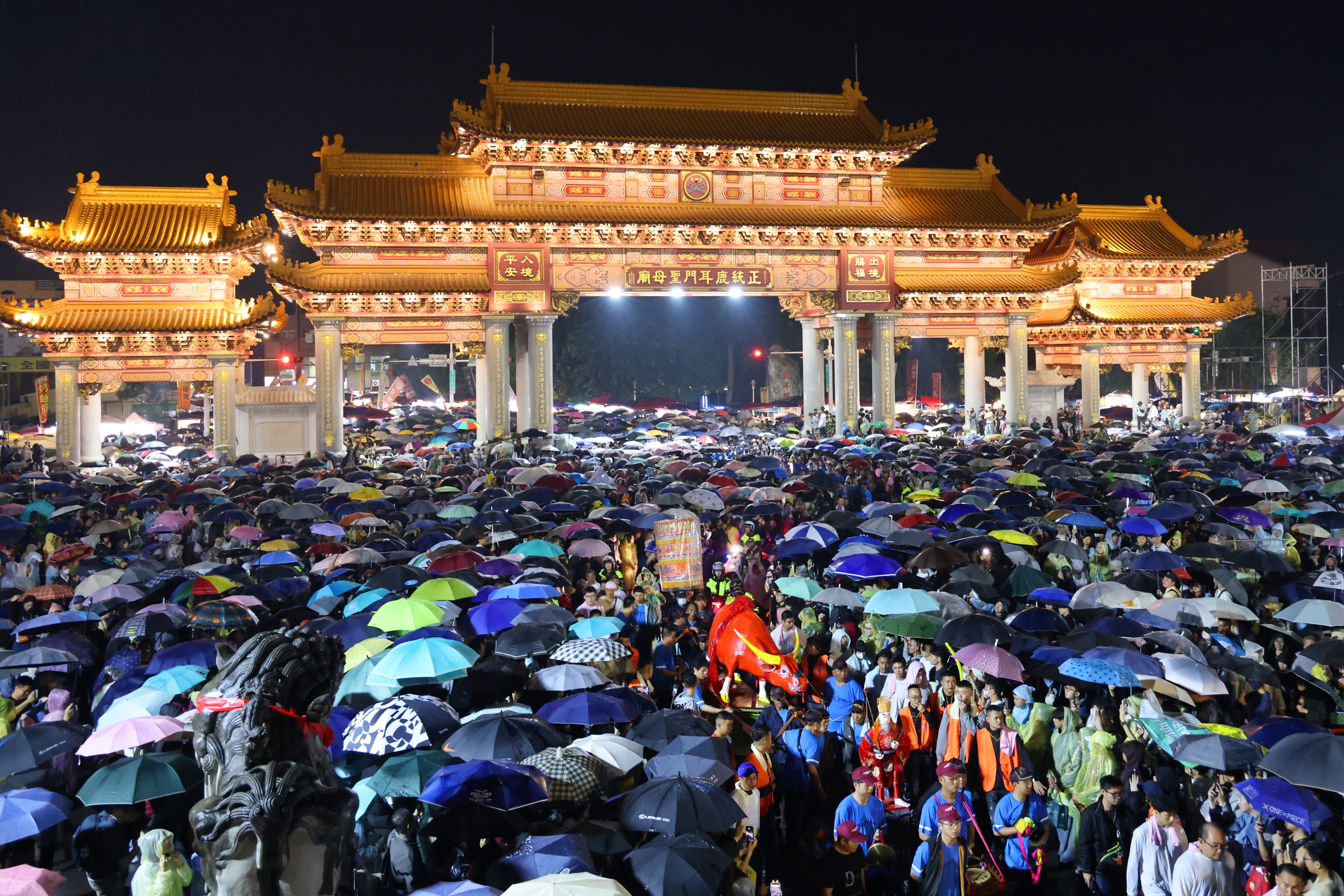 正統鹿耳門聖母廟「花火迎春」璀璨登場 國際級高空煙火、無人機大秀迎春納福