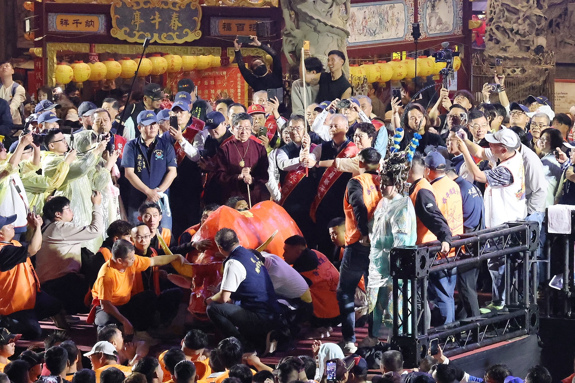 正統鹿耳門聖母廟「花火迎春」璀璨登場 國際級高空煙火、無人機大秀迎春納福