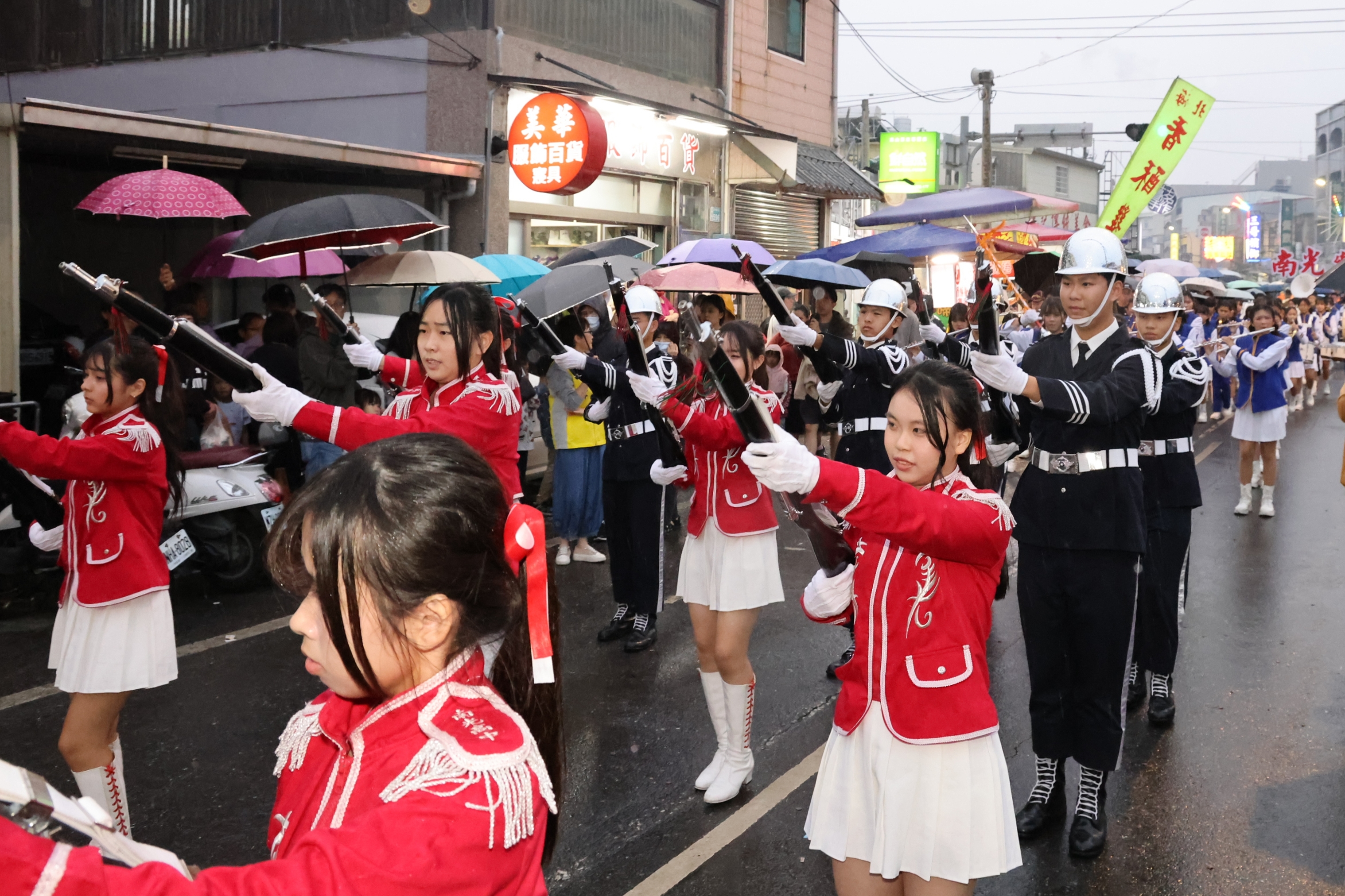 正統鹿耳門聖母廟「花火迎春」璀璨登場 國際級高空煙火、無人機大秀迎春納福