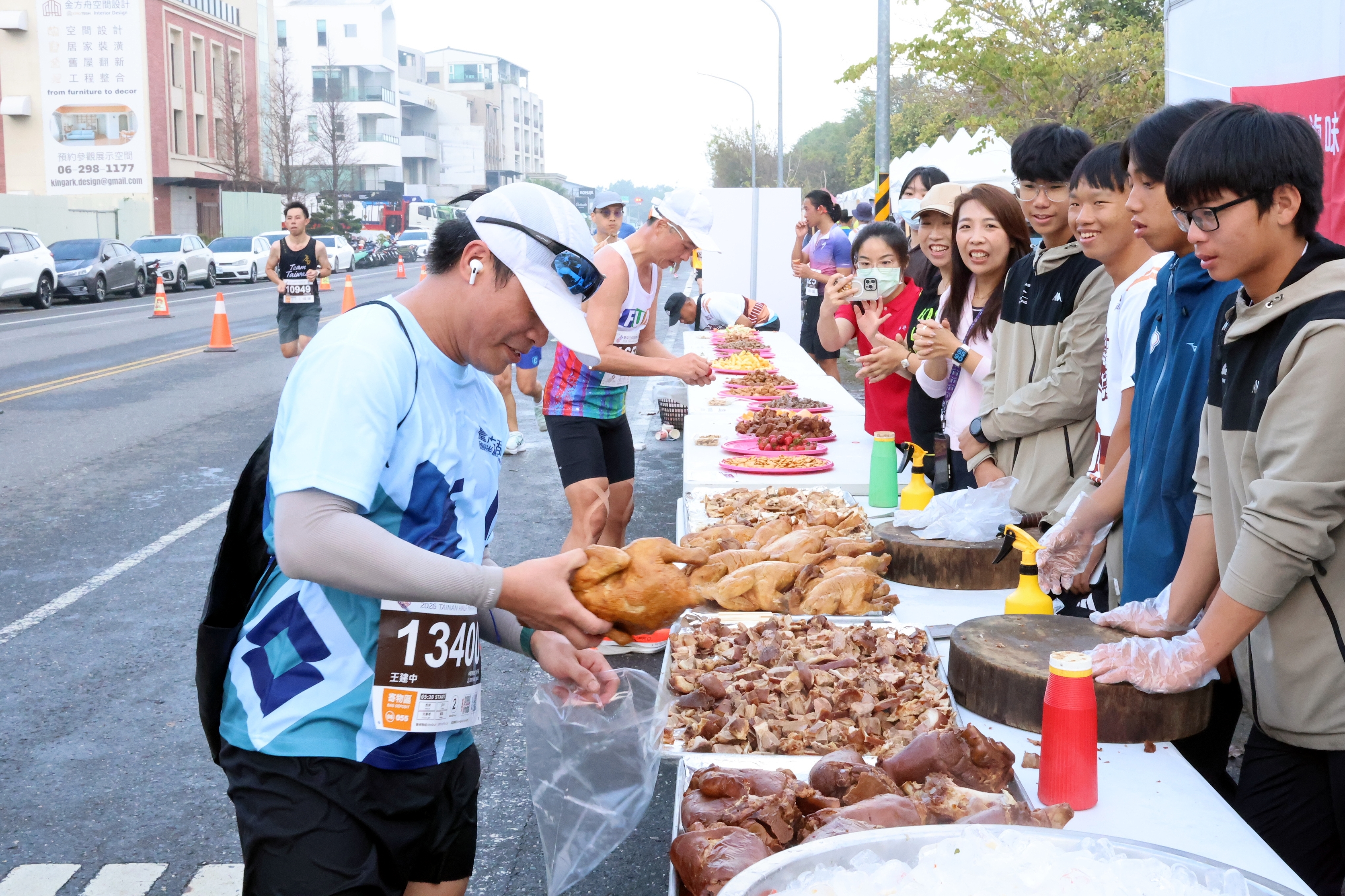 全臺最美賽道!黃偉哲鳴槍揭幕 2026古都馬2.5萬人共襄盛舉 米其林補給成焦點