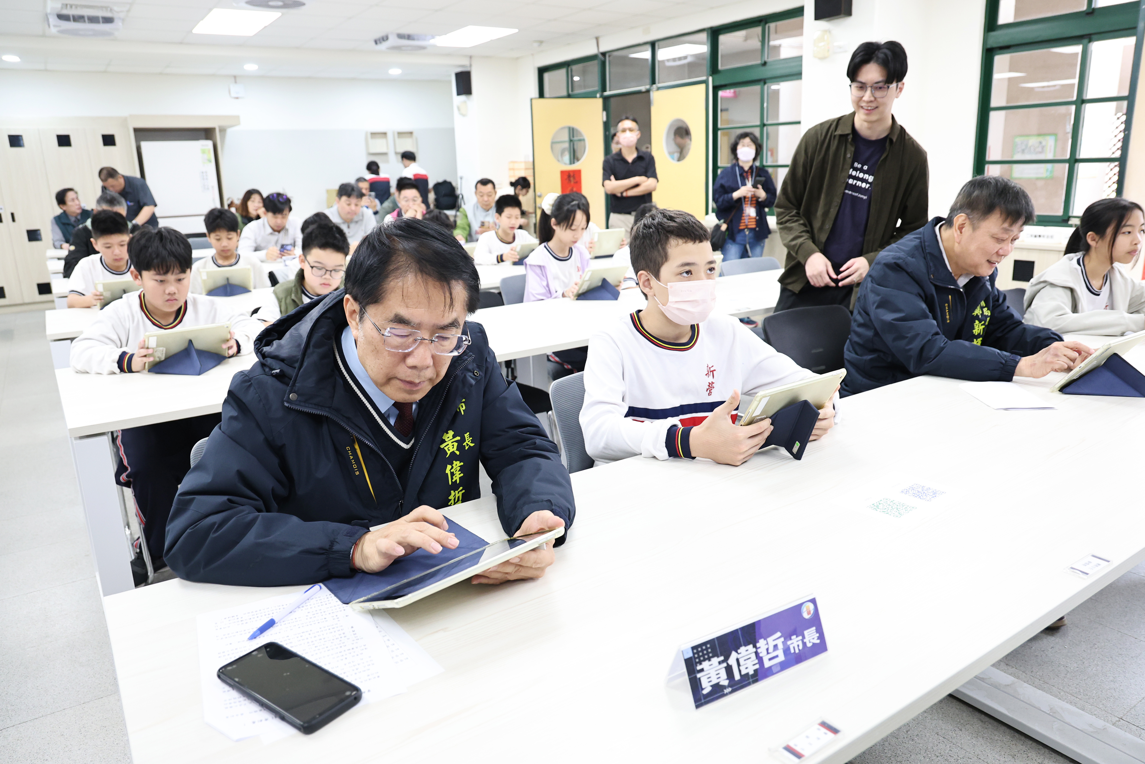 台南3/25啟動「AI學習日」首創全面推動AI素養教育