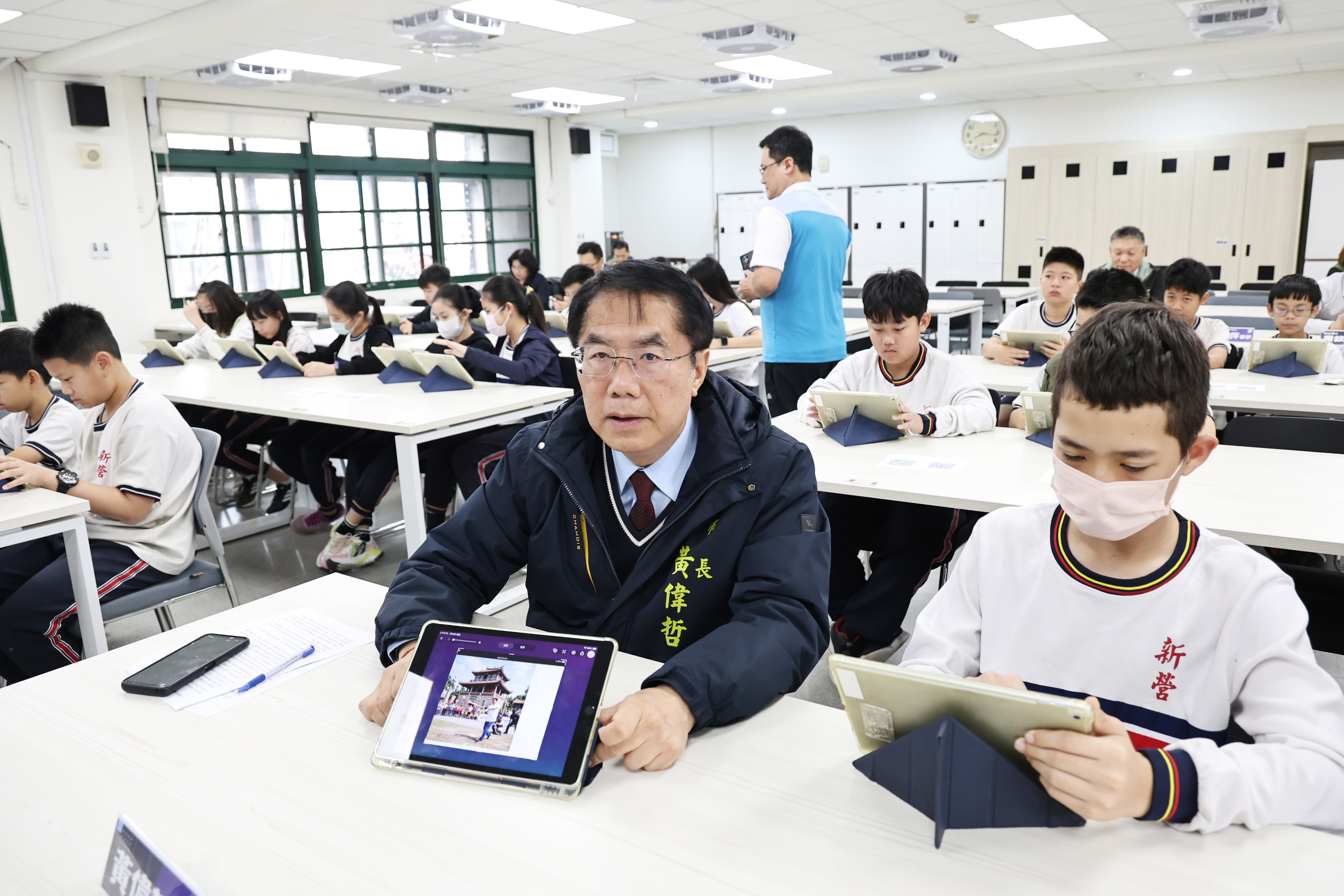 台南3/25啟動「AI學習日」首創全面推動AI素養教育