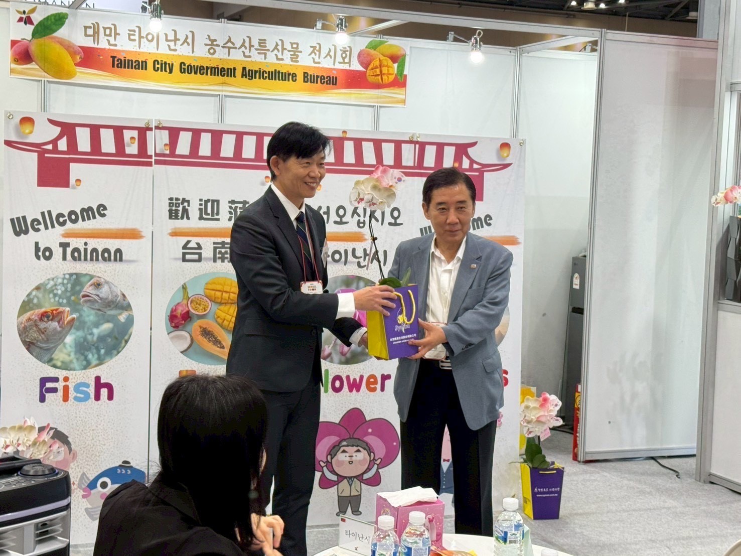 因應美國關稅變局 臺南市政府攜手業者拓展蘭花行銷