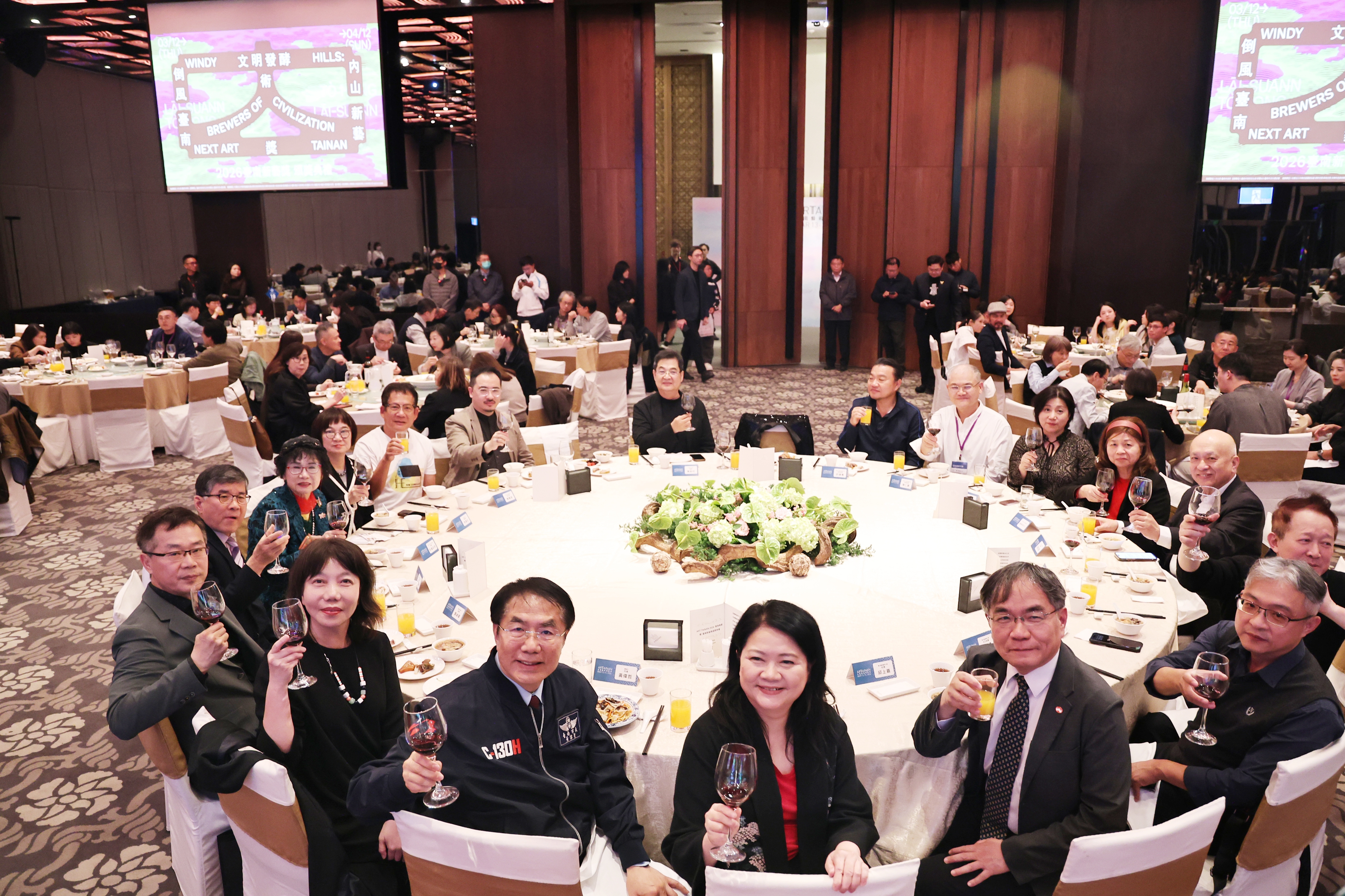 黃偉哲出席「2026台南藝術博覽會」晚宴暨新藝獎頒獎典禮 力挺新銳藝術家綻放創作能量