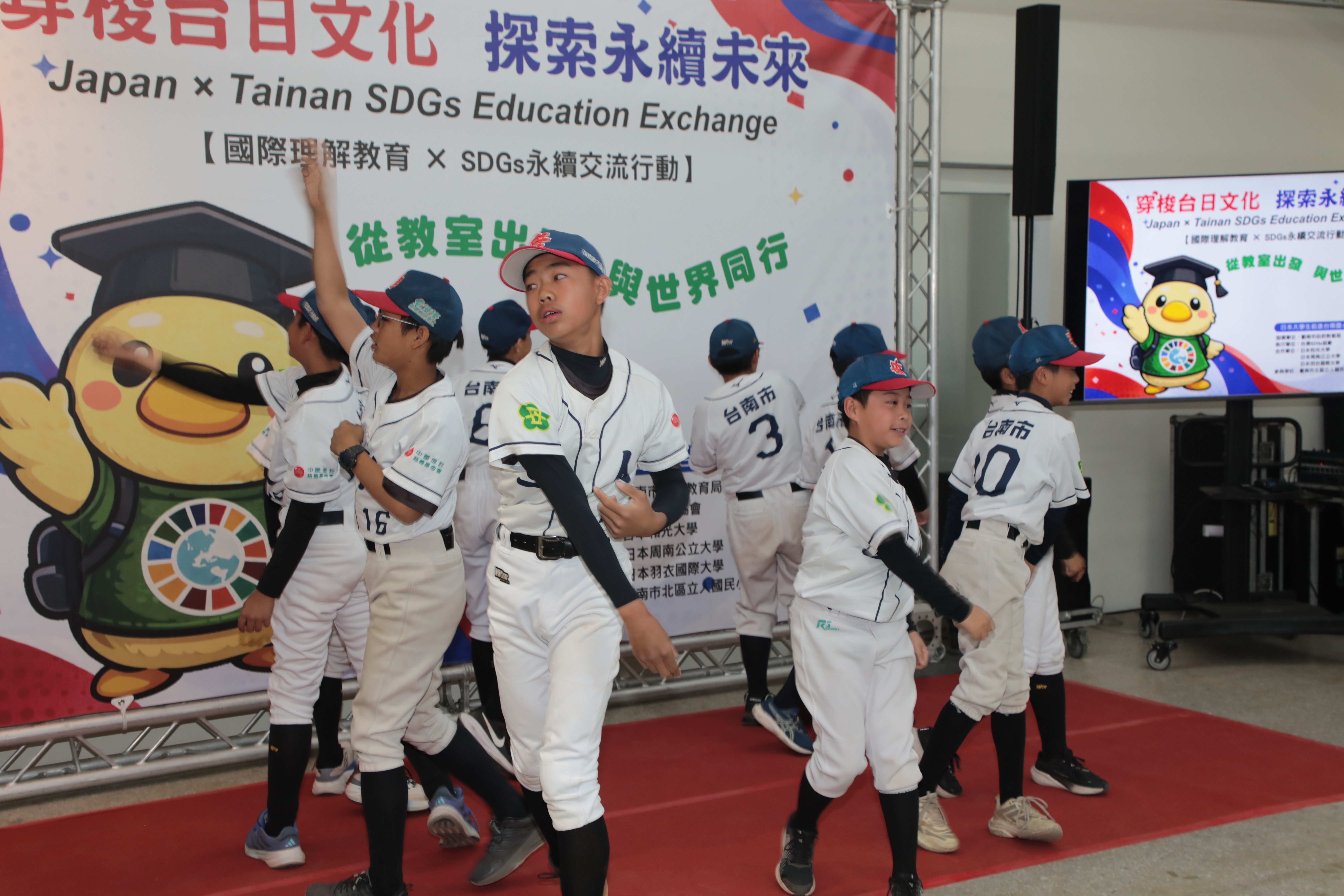 日籍大學生走進立人國小！南市推國際教育行動 陪孩子從校園看見世界