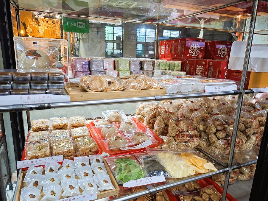 「鹹甜引路臺南味」百年老店「舊來發餅舖」，六代傳承傳統餅藝，也變化出食趣創意