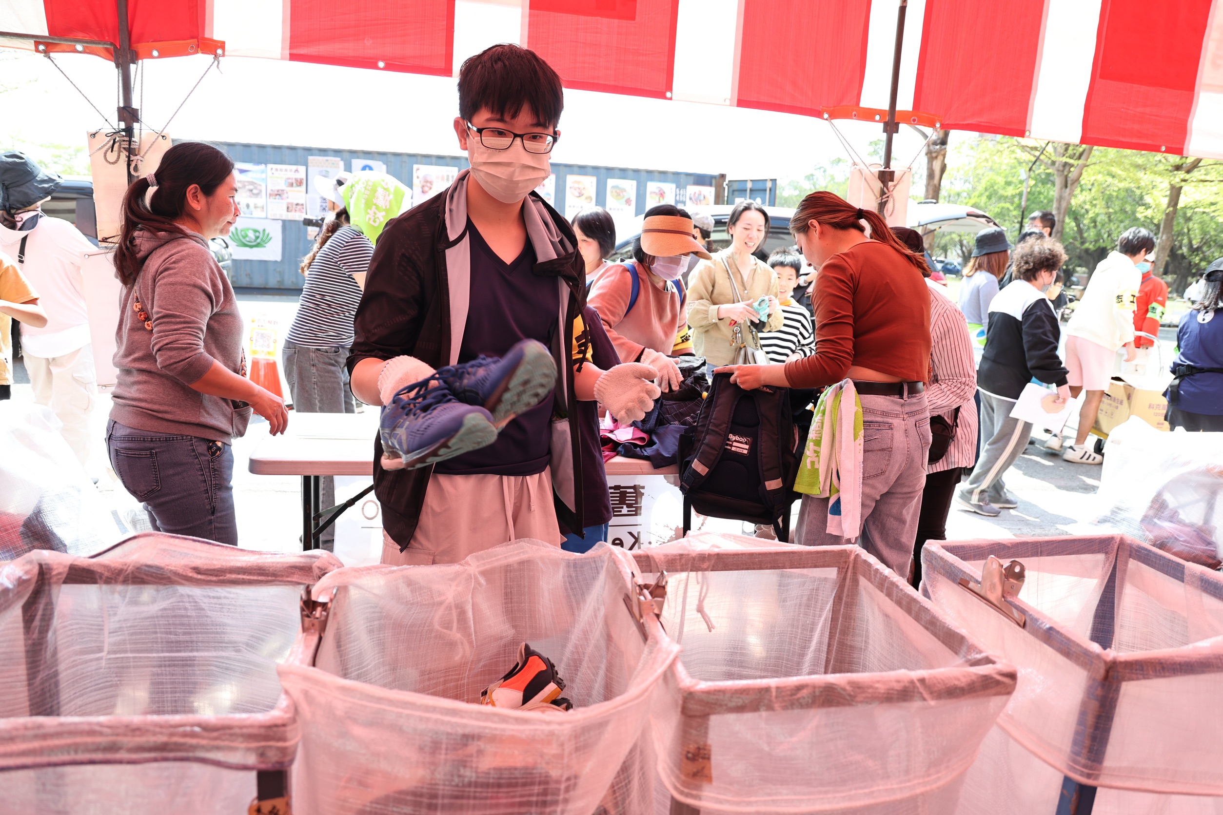 黃偉哲響應「舊鞋救命」臺南募集活動 攜手市民將愛心送往非洲