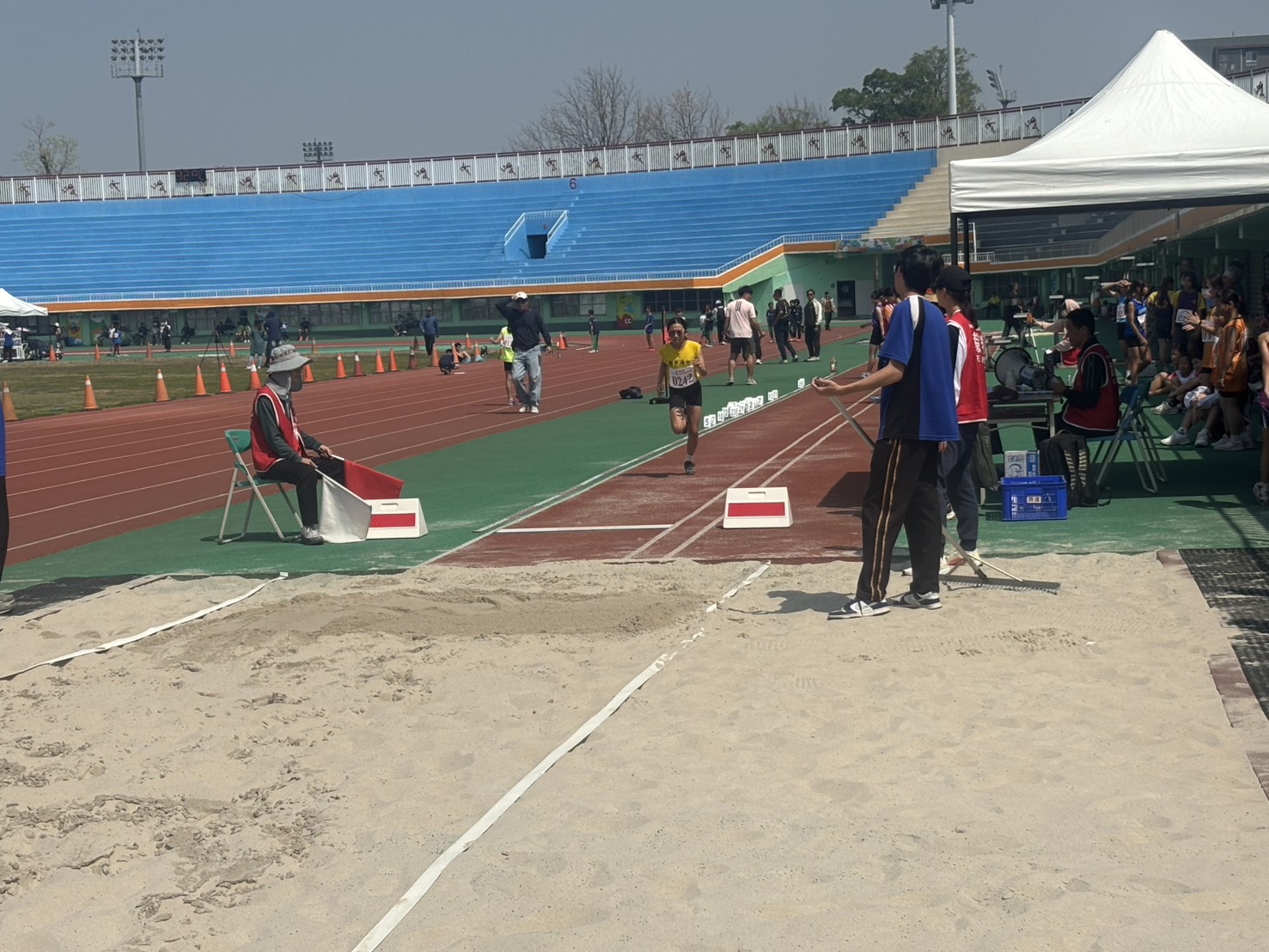 青春活力點燃賽場 臺南國小田徑錦標賽登場